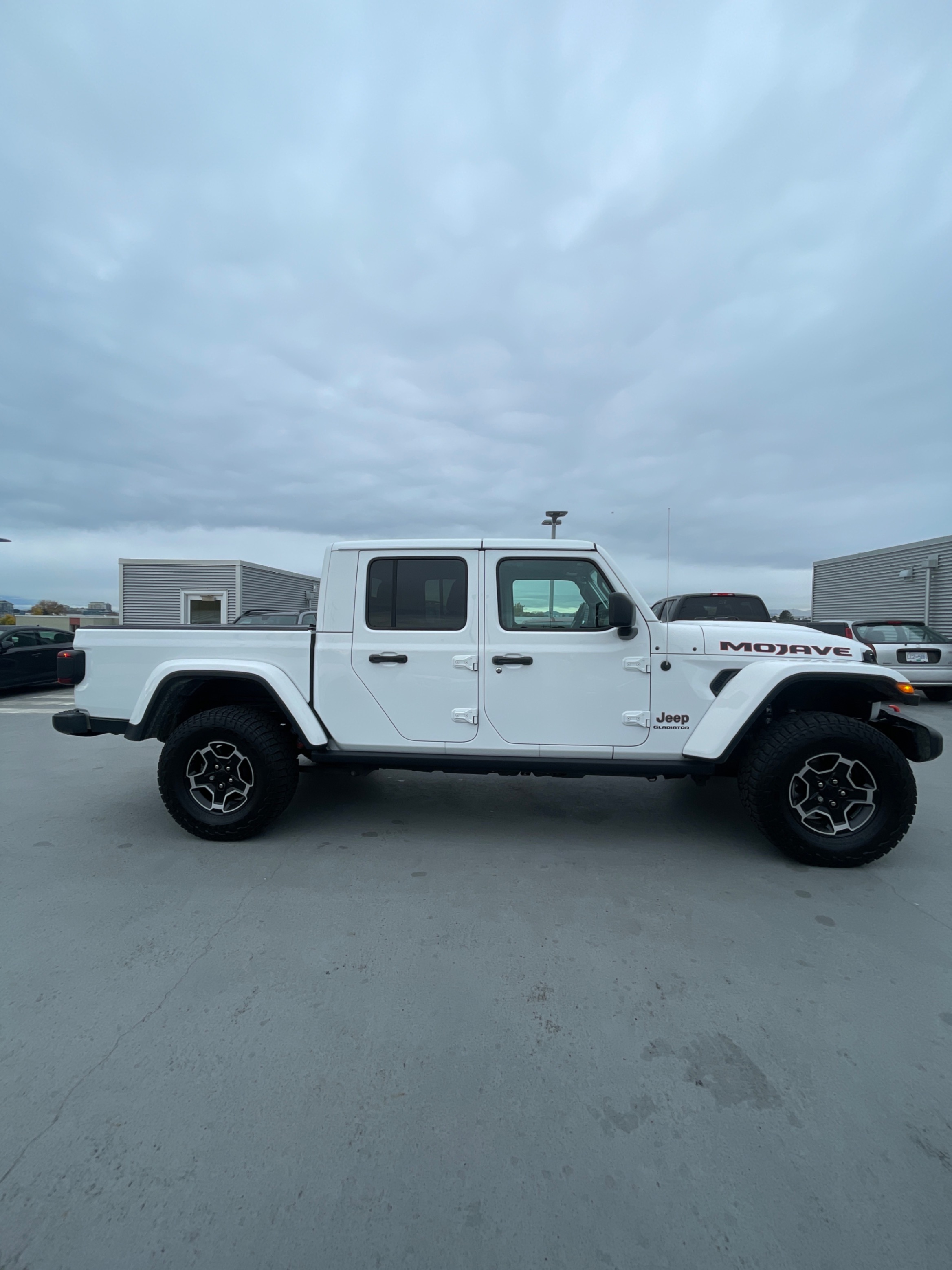 Снимка 3 от търг – 2023 JEEP GLADIATOR MOJAVE с VIN 1C6JJTEG1PL543270