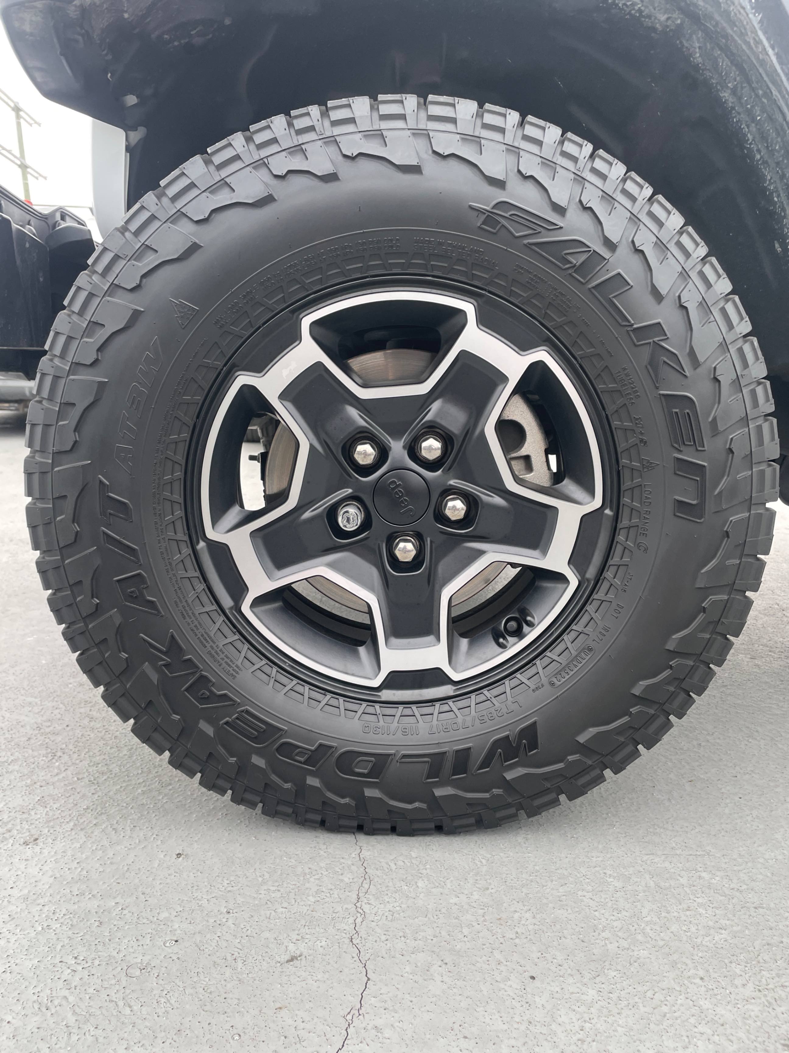 Снимка 7 от търг – 2023 JEEP GLADIATOR MOJAVE с VIN 1C6JJTEG1PL543270