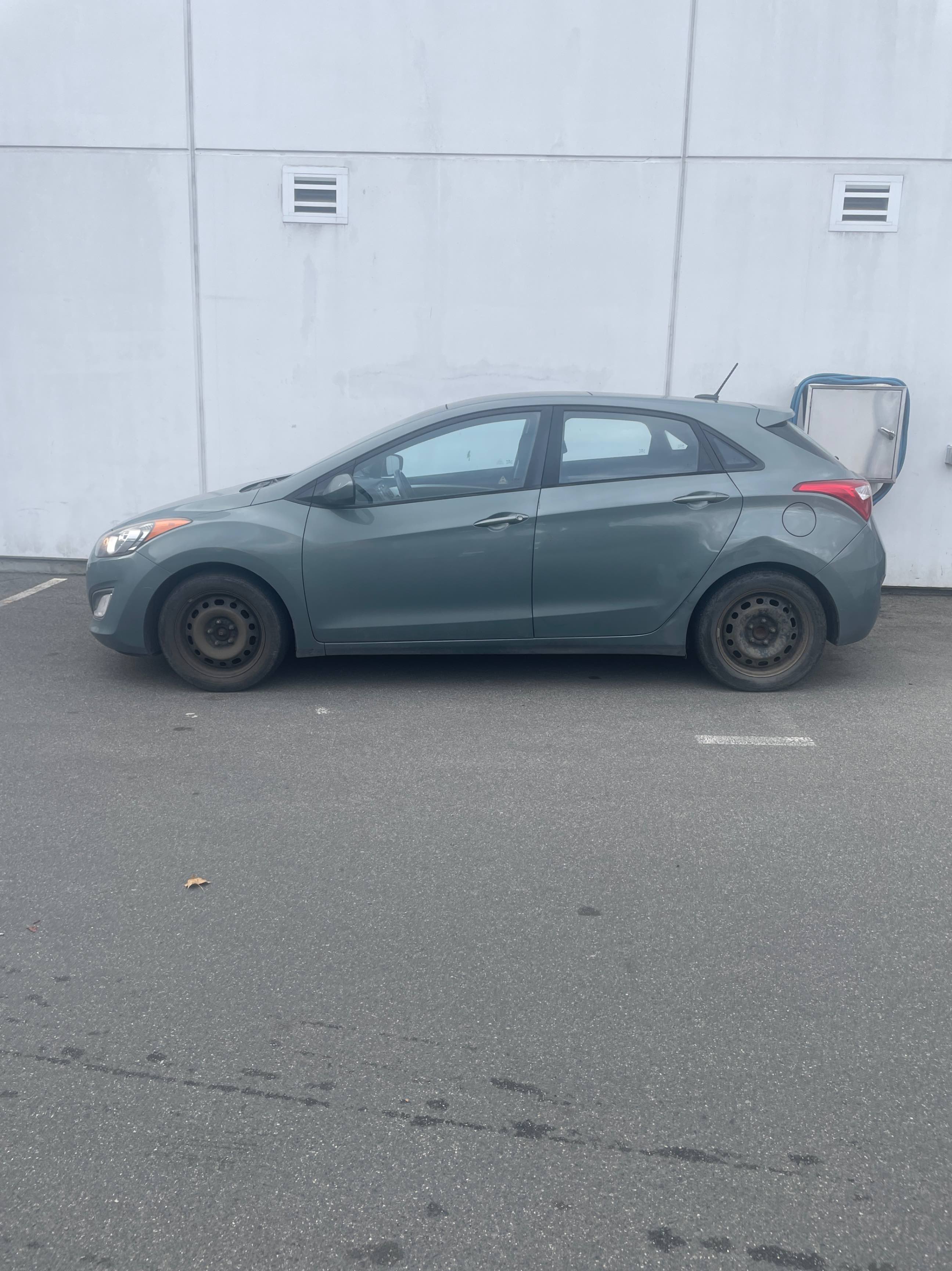 Снимка 2 от търг – 2013 HYUNDAI ELANTRA GT GLS с VIN KMHD35LE2DU144625