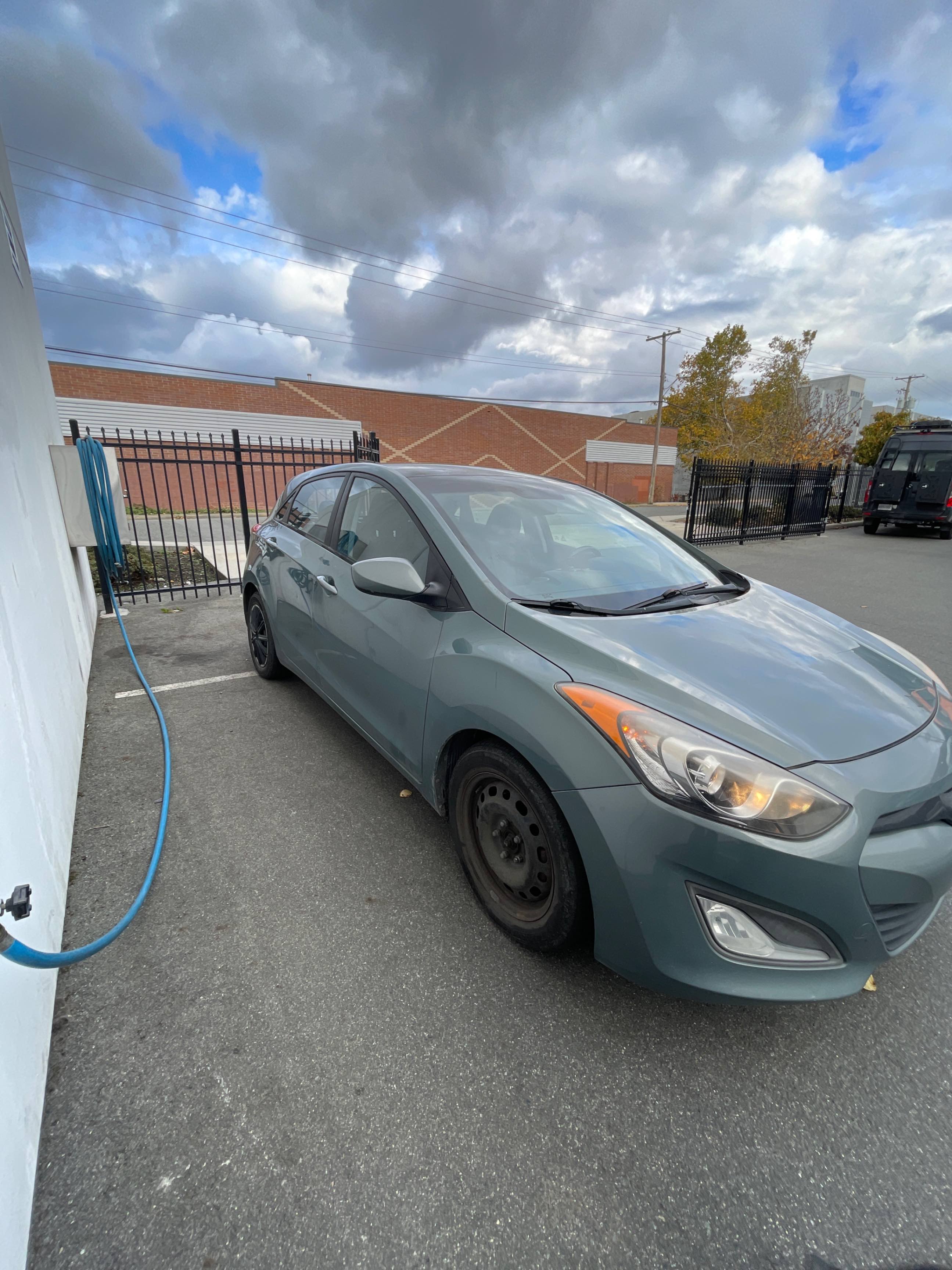 Снимка 3 от търг – 2013 HYUNDAI ELANTRA GT GLS с VIN KMHD35LE2DU144625