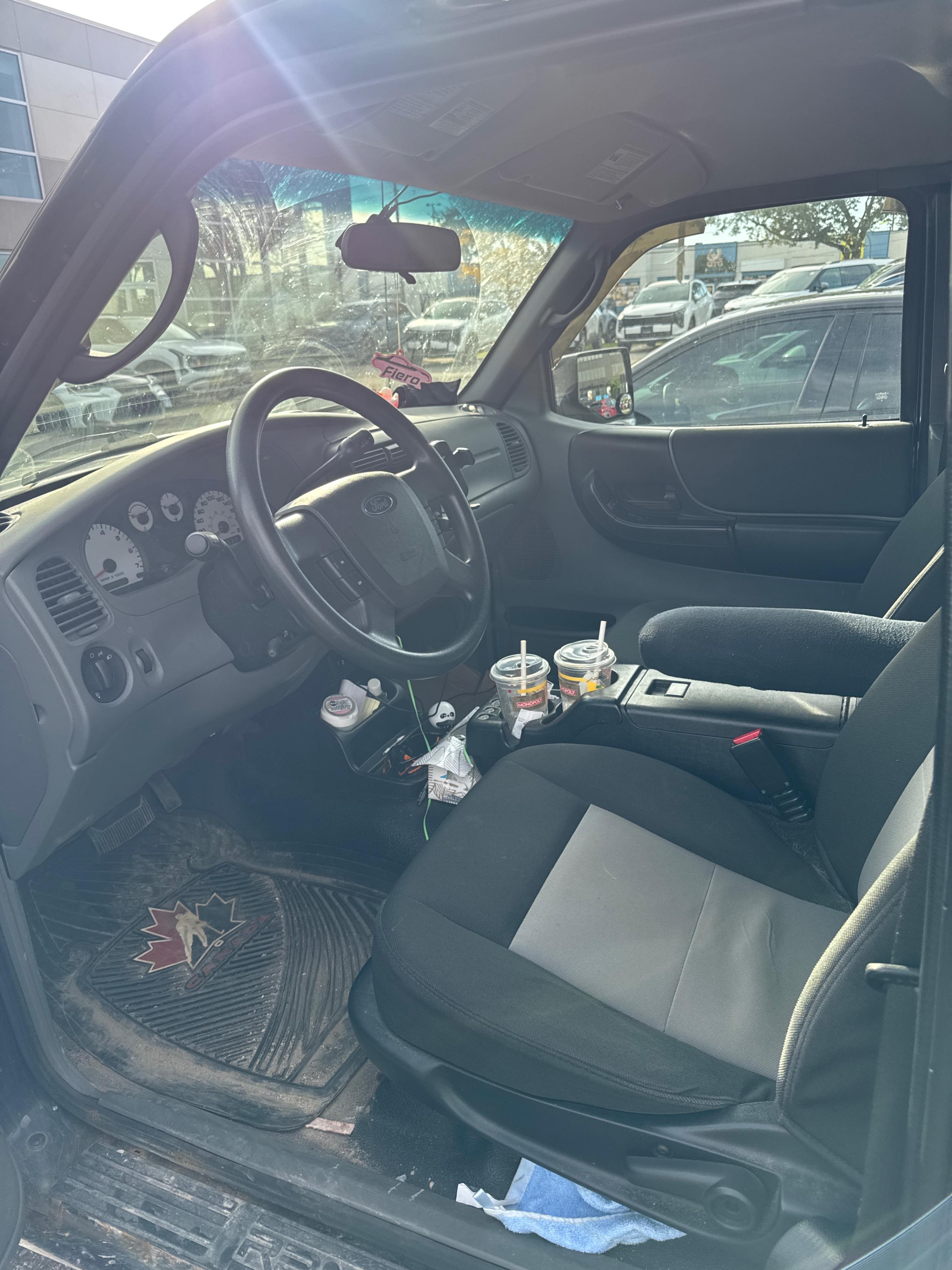 Photo 5 from auction – 2011 FORD RANGER 4WD SUPERCAB 126" with VIN 1FTLR4FE7BPA32306