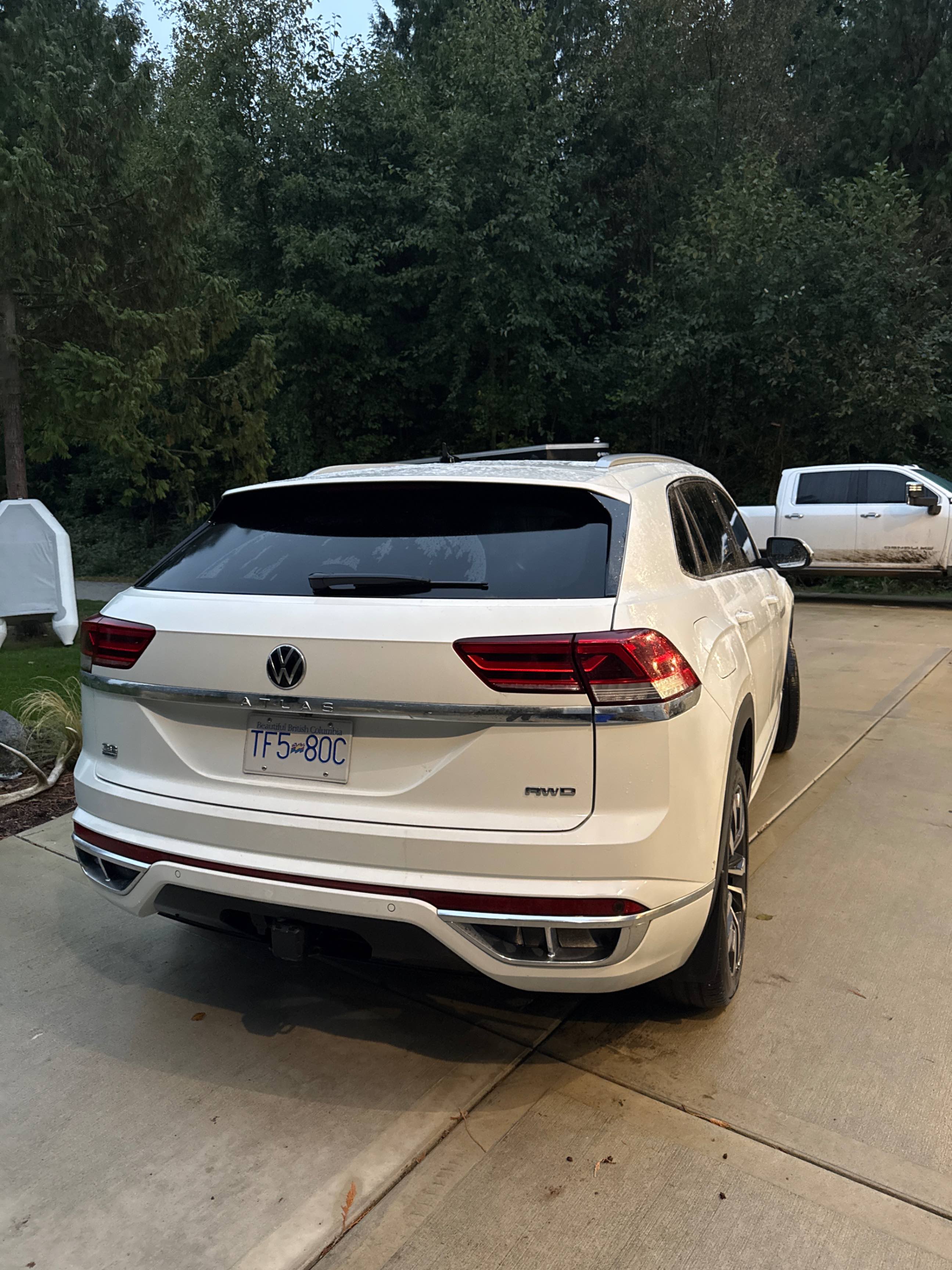 Снимка 4 от търг – 2022 VOLKSWAGEN ATLAS CROSS SPORT EXECLINE с VIN 1V2FE2CA4NC217390