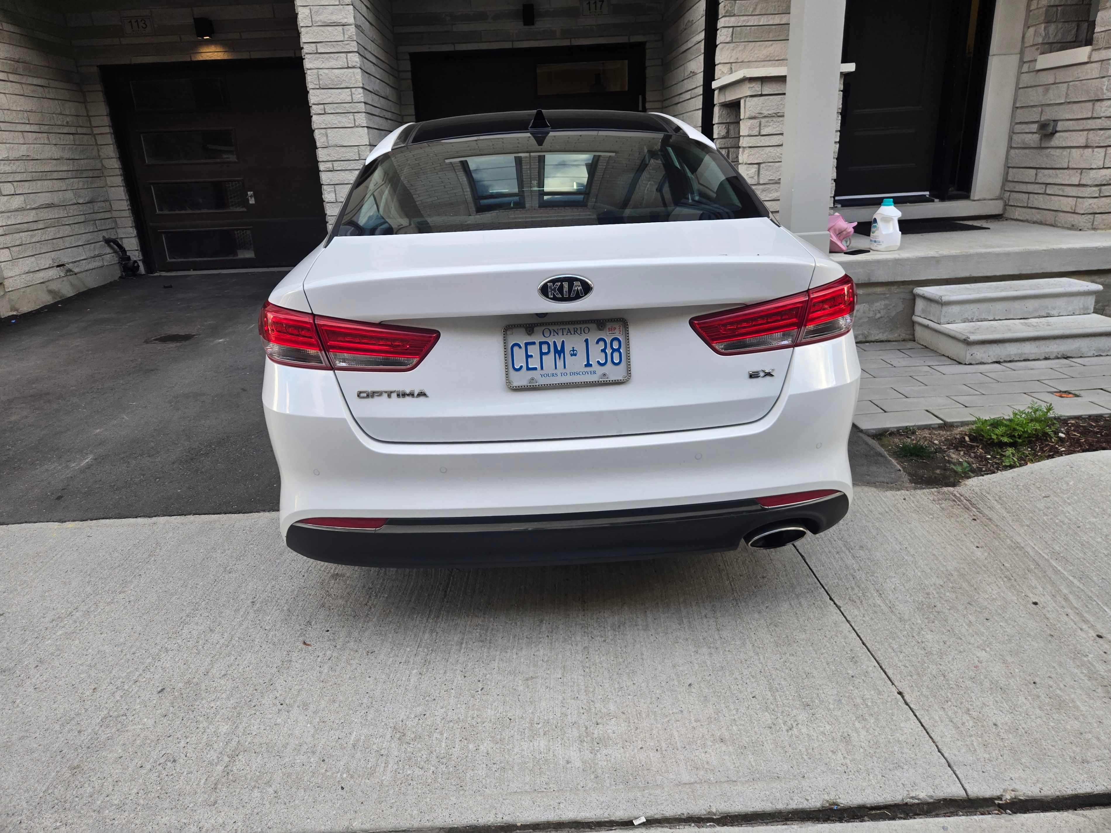 Photo 4 from auction – 2018 KIA OPTIMA EX with VIN 5XXGU4L36JG203605