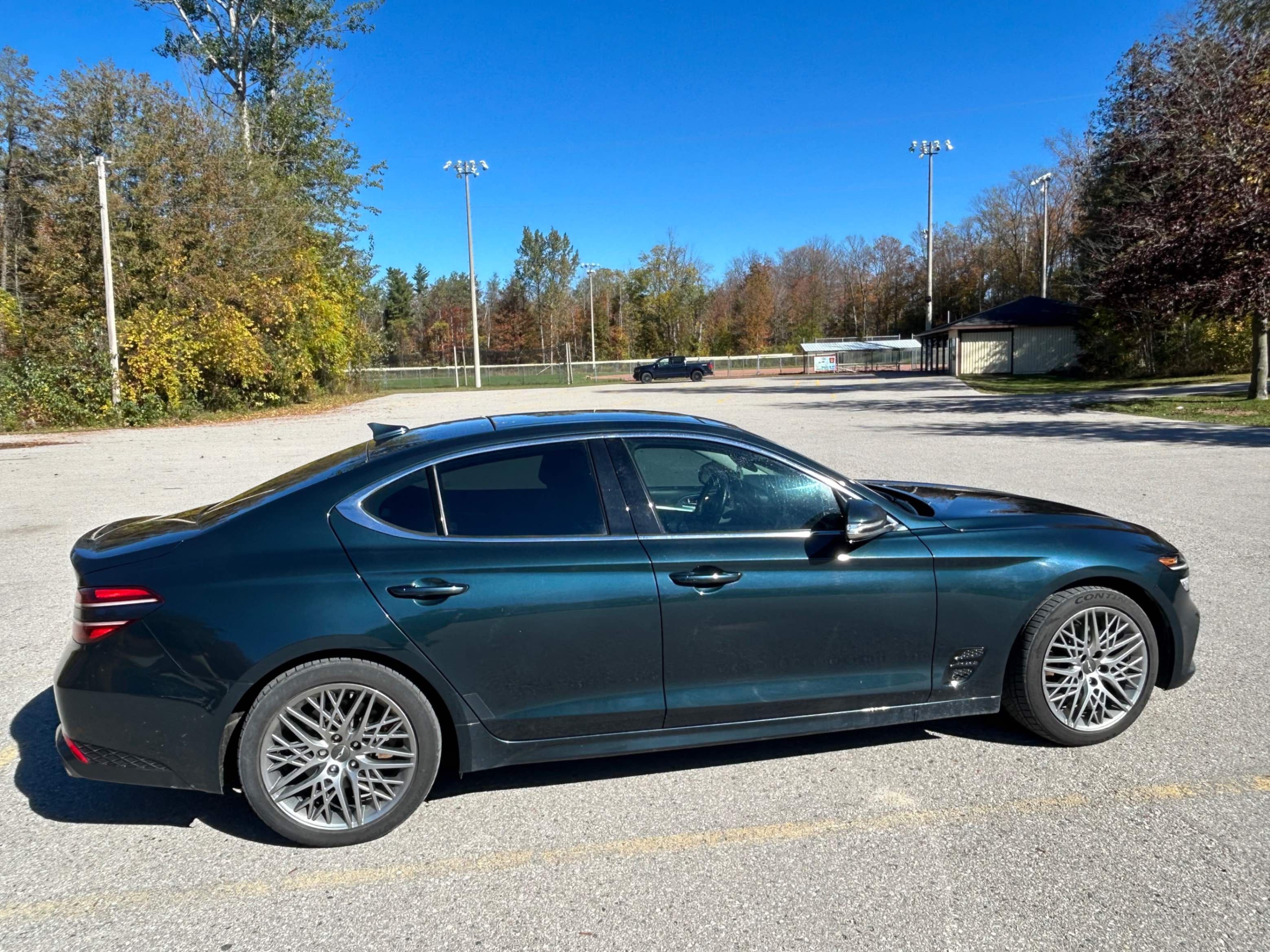 Photo 3 from auction – 2022 GENESIS G70 2.0T ADVANCED with VIN KMTG34TA5NU086389