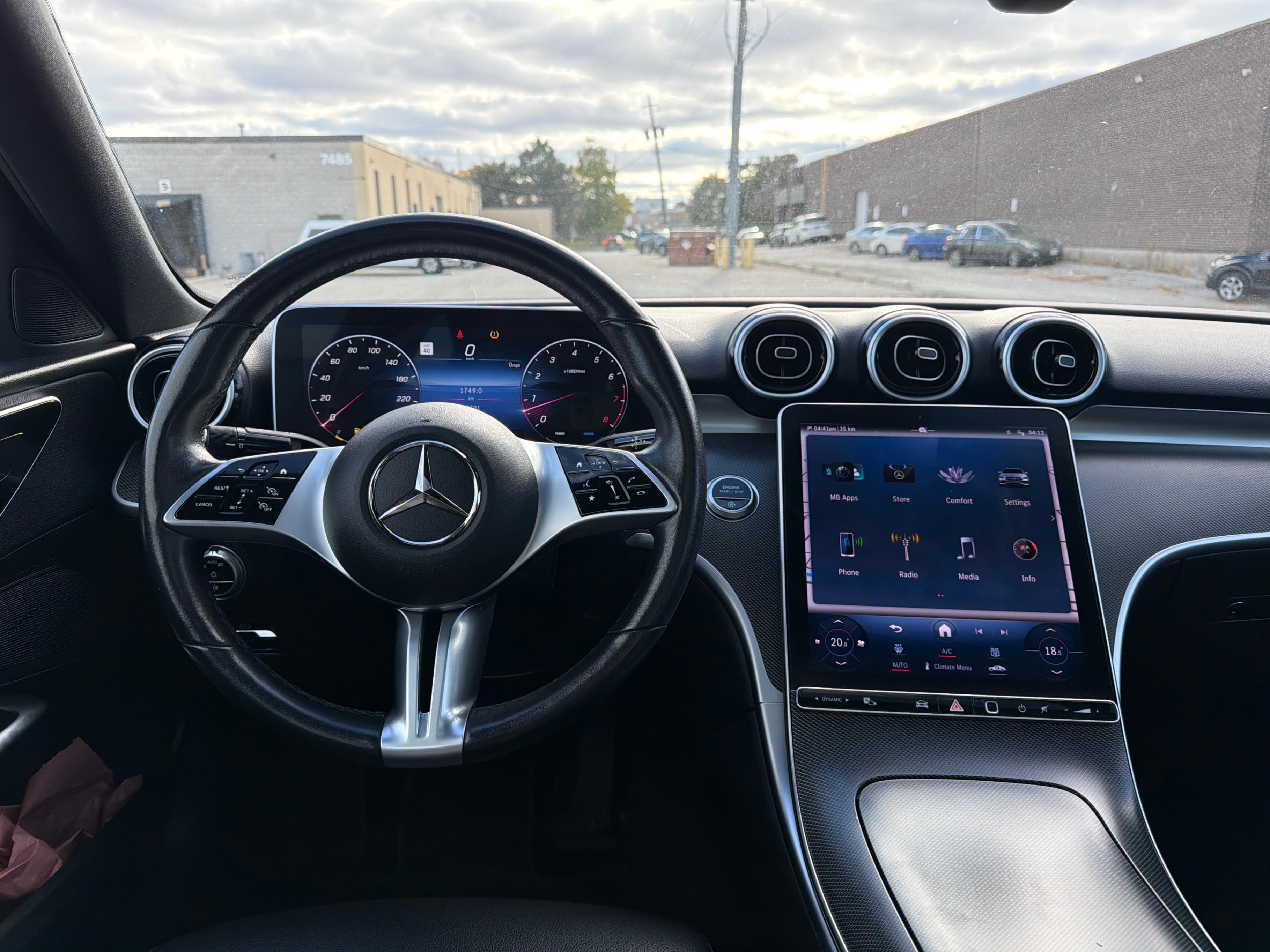 Снимка 9 от търг – 2024 MERCEDES-BENZ C-CLASS C 300 с VIN W1KAF4HBXRR213956