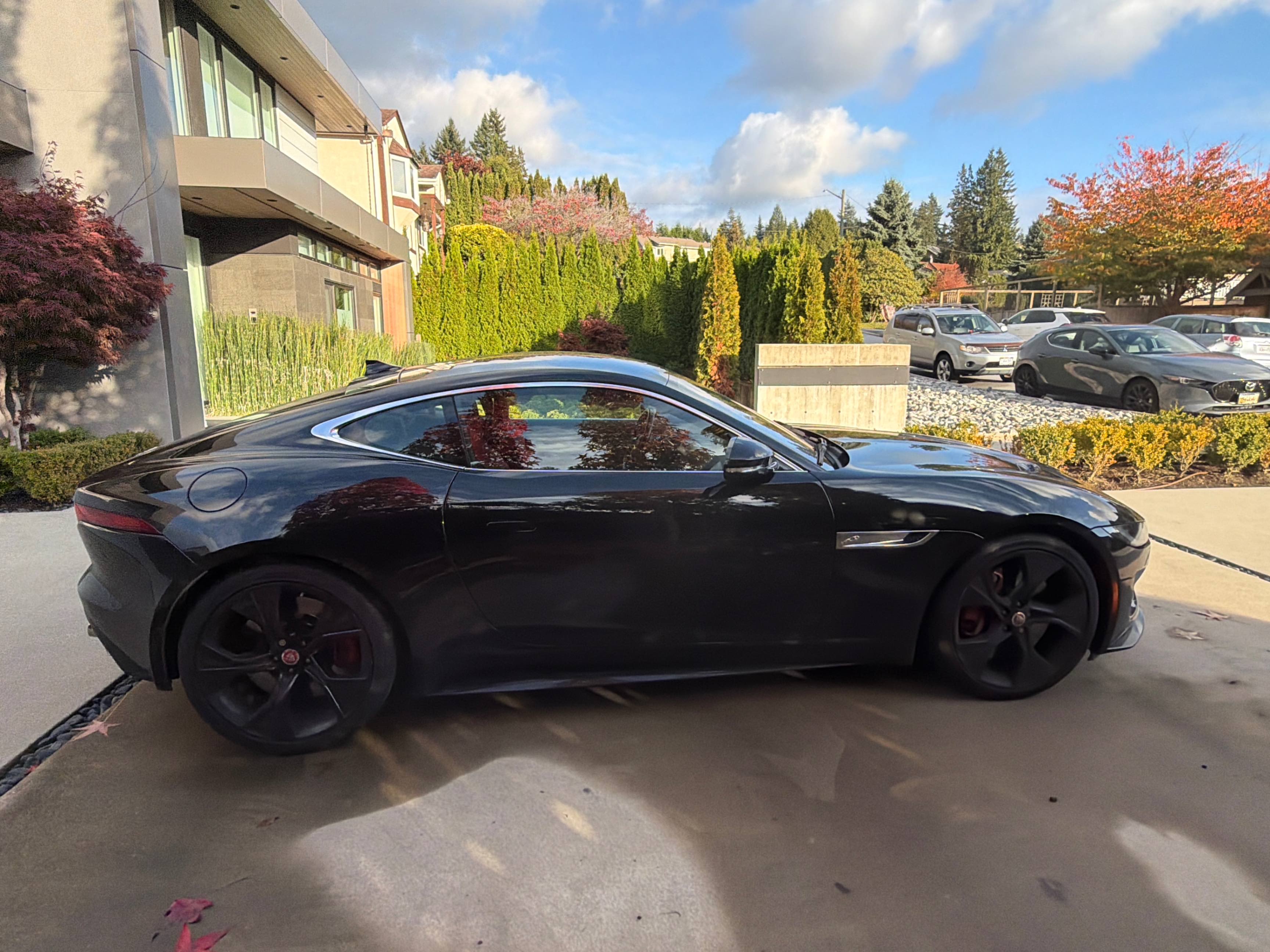 Снимка 3 от търг – 2023 JAGUAR F-TYPE P450 R-DYNAMIC с VIN SAJD81EE7PCK83091