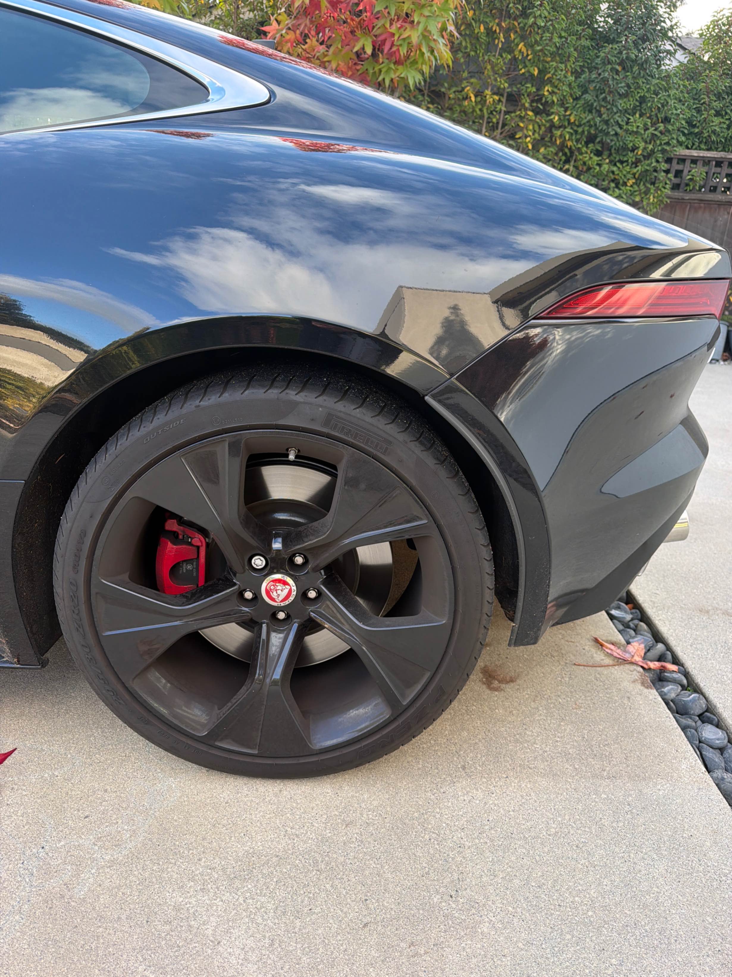 Снимка 7 от търг – 2023 JAGUAR F-TYPE P450 R-DYNAMIC с VIN SAJD81EE7PCK83091