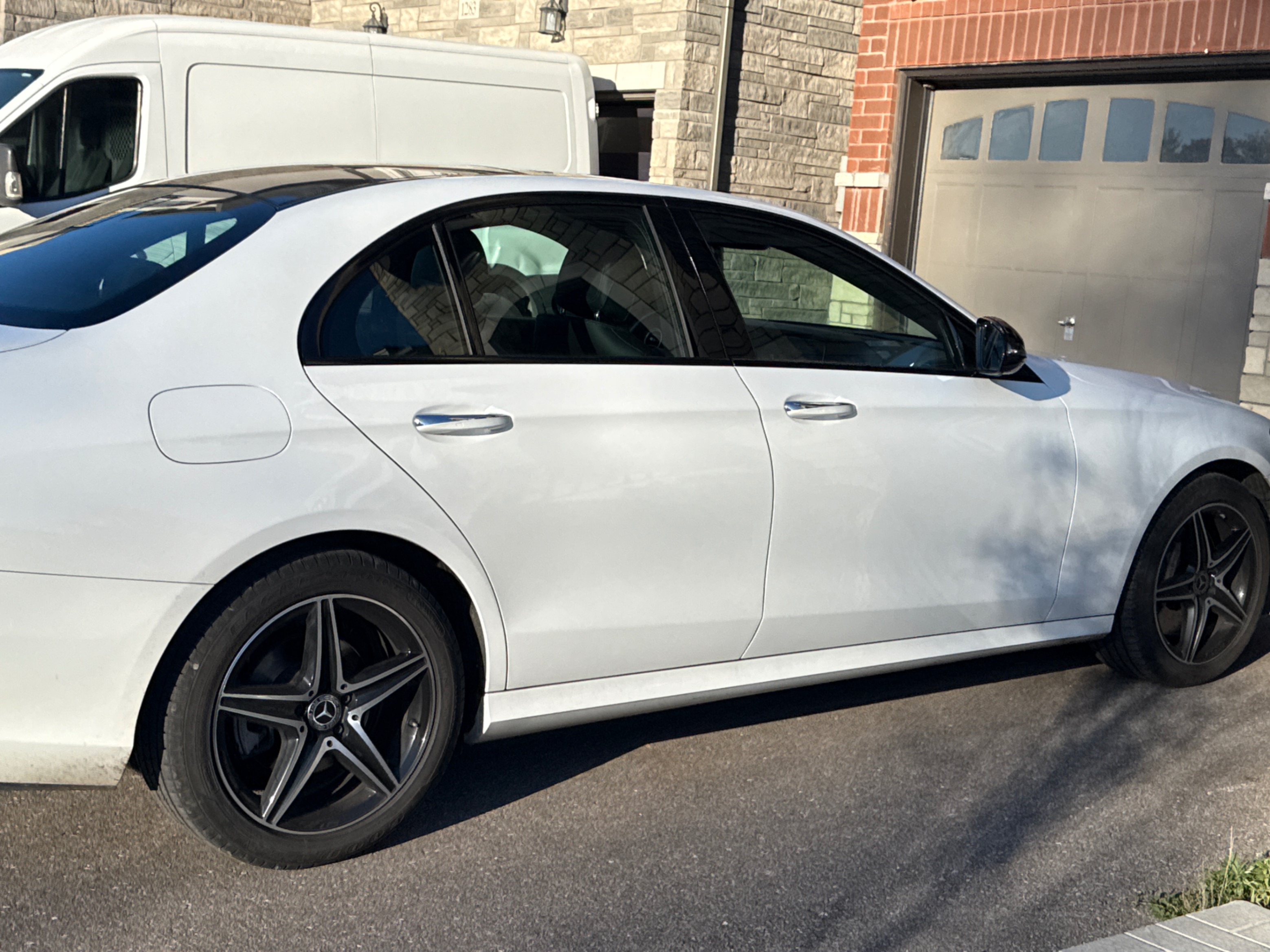 Photo 3 from auction – 2020 MERCEDES-BENZ E-CLASS E 350 with VIN W1KZF8EB8LA846928
