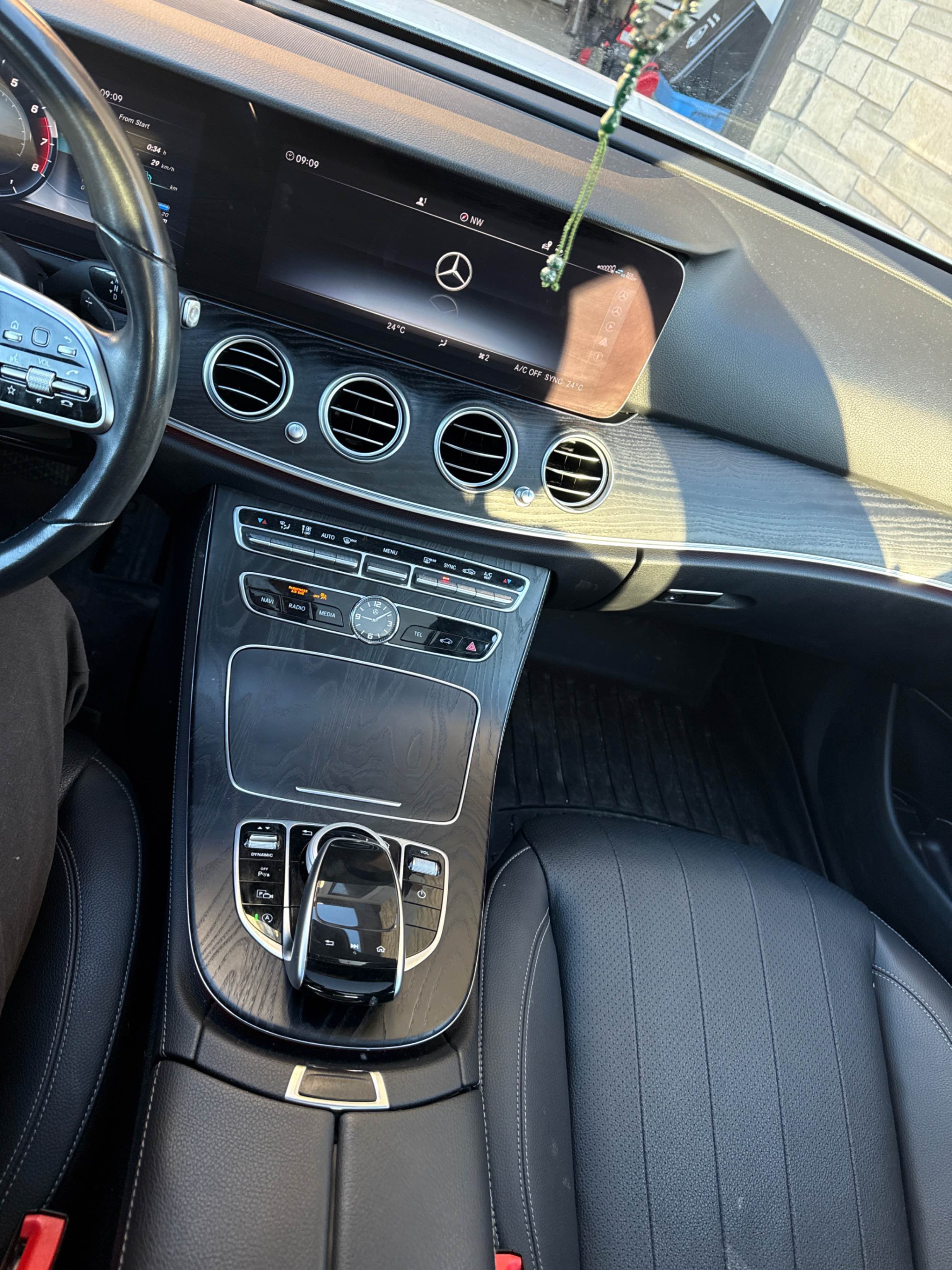 Photo 9 from auction – 2020 MERCEDES-BENZ E-CLASS E 350 with VIN W1KZF8EB8LA846928