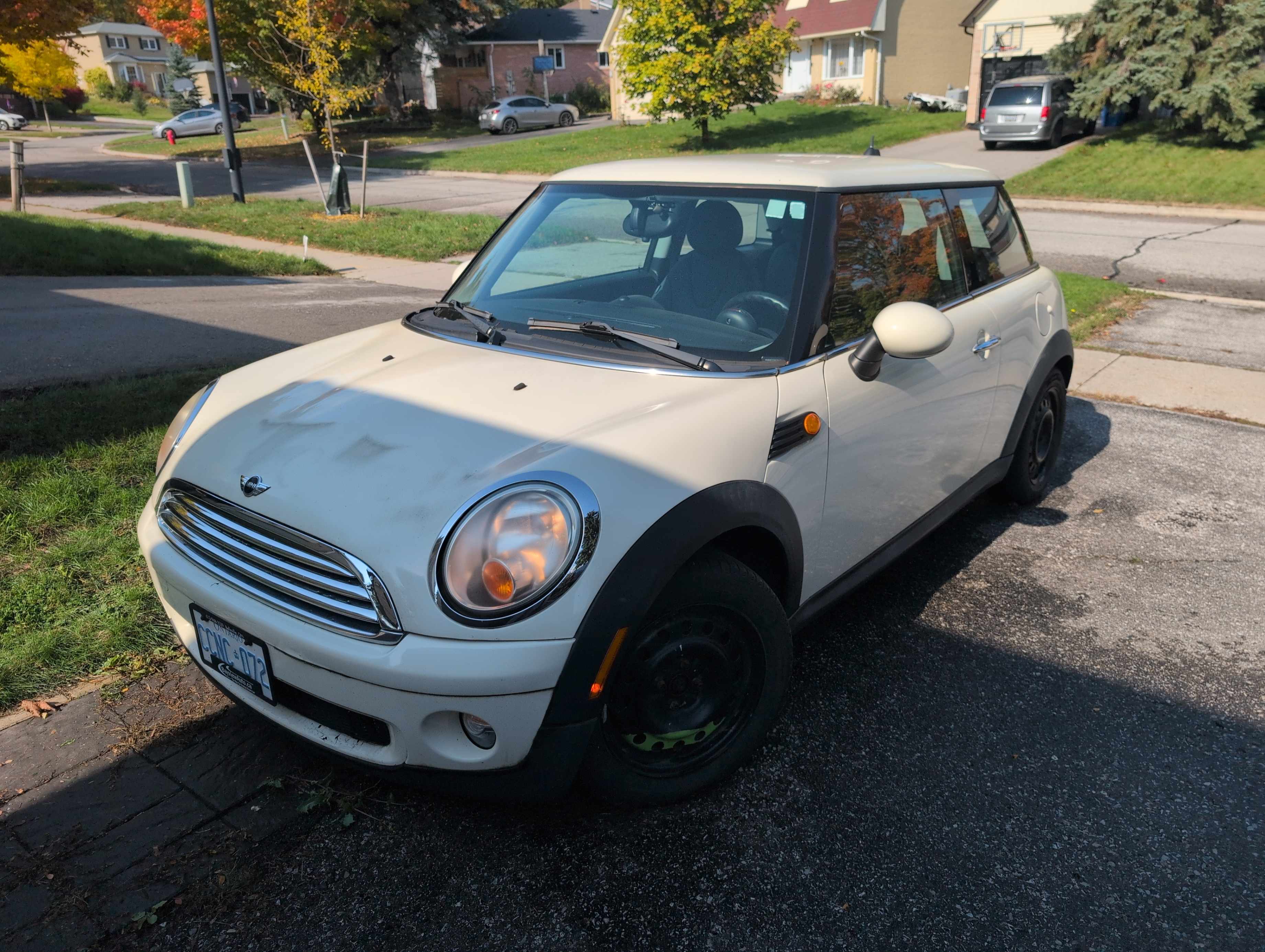 MINI COOPER HARDTOP 2DR CPE 2010 with VIN WMWMF3C59ATZ66692 - Photo from auction