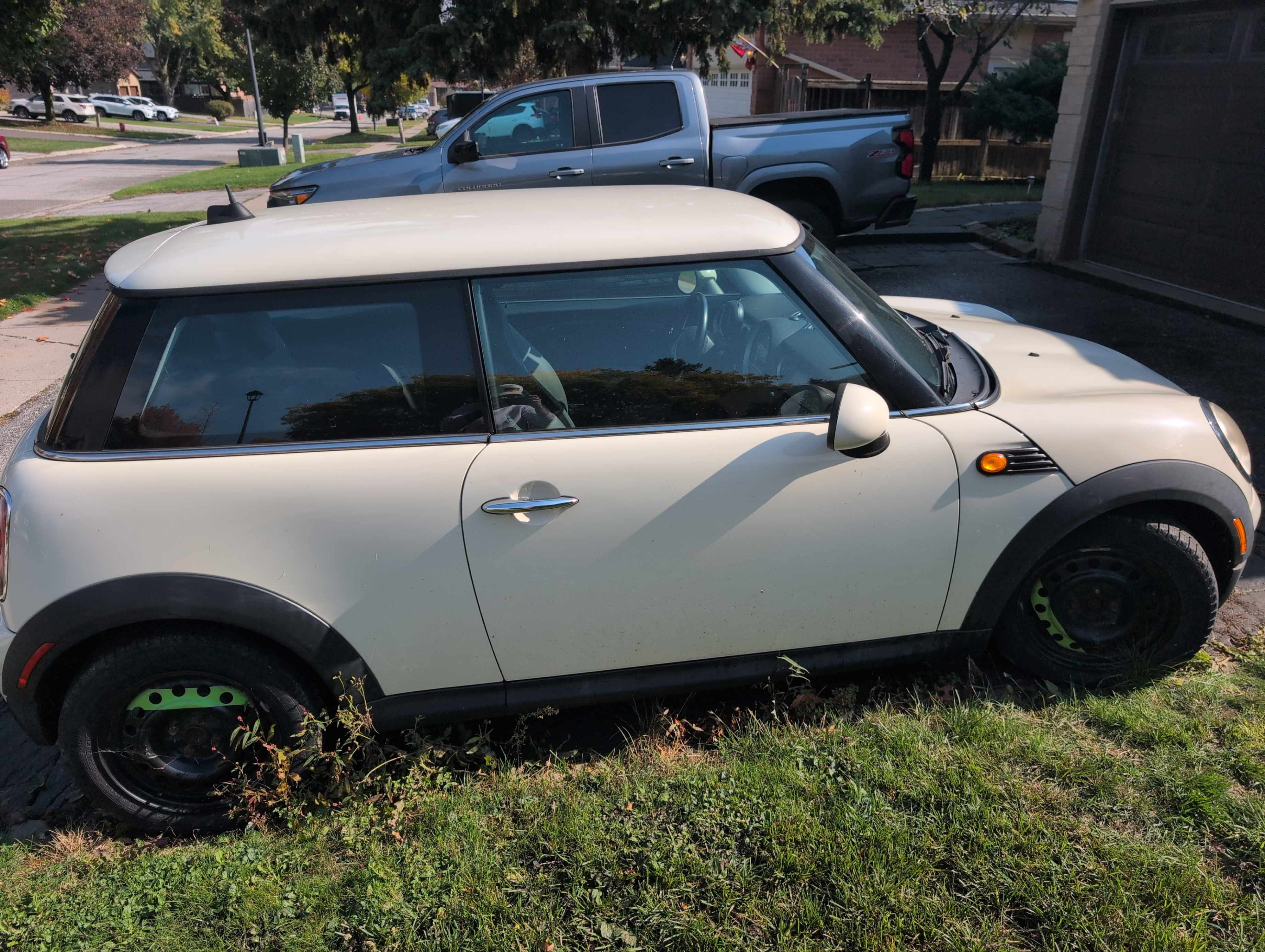 Photo 3 from auction – 2010 MINI COOPER HARDTOP 2DR CPE with VIN WMWMF3C59ATZ66692