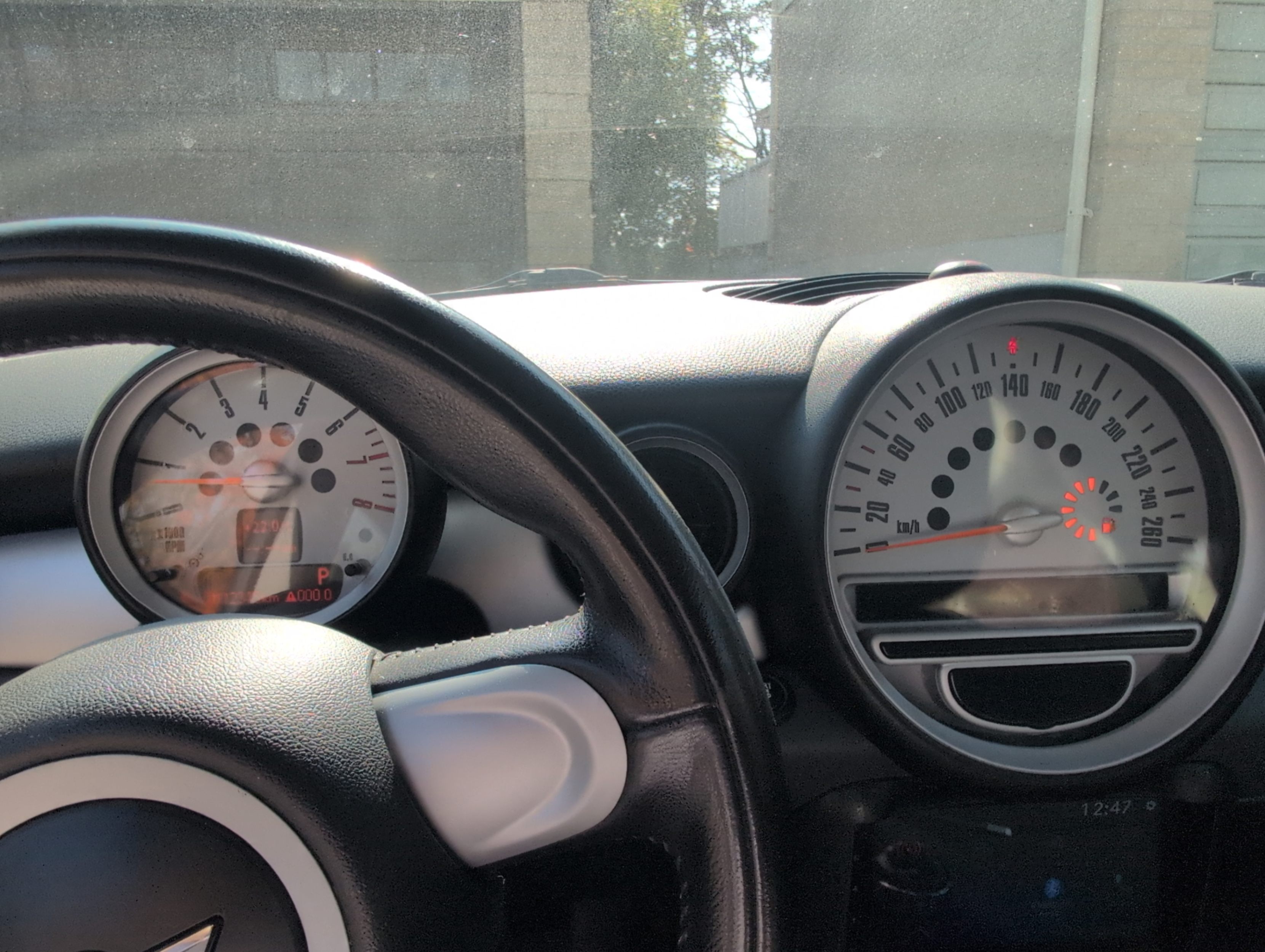 Photo 8 from auction – 2010 MINI COOPER HARDTOP 2DR CPE with VIN WMWMF3C59ATZ66692