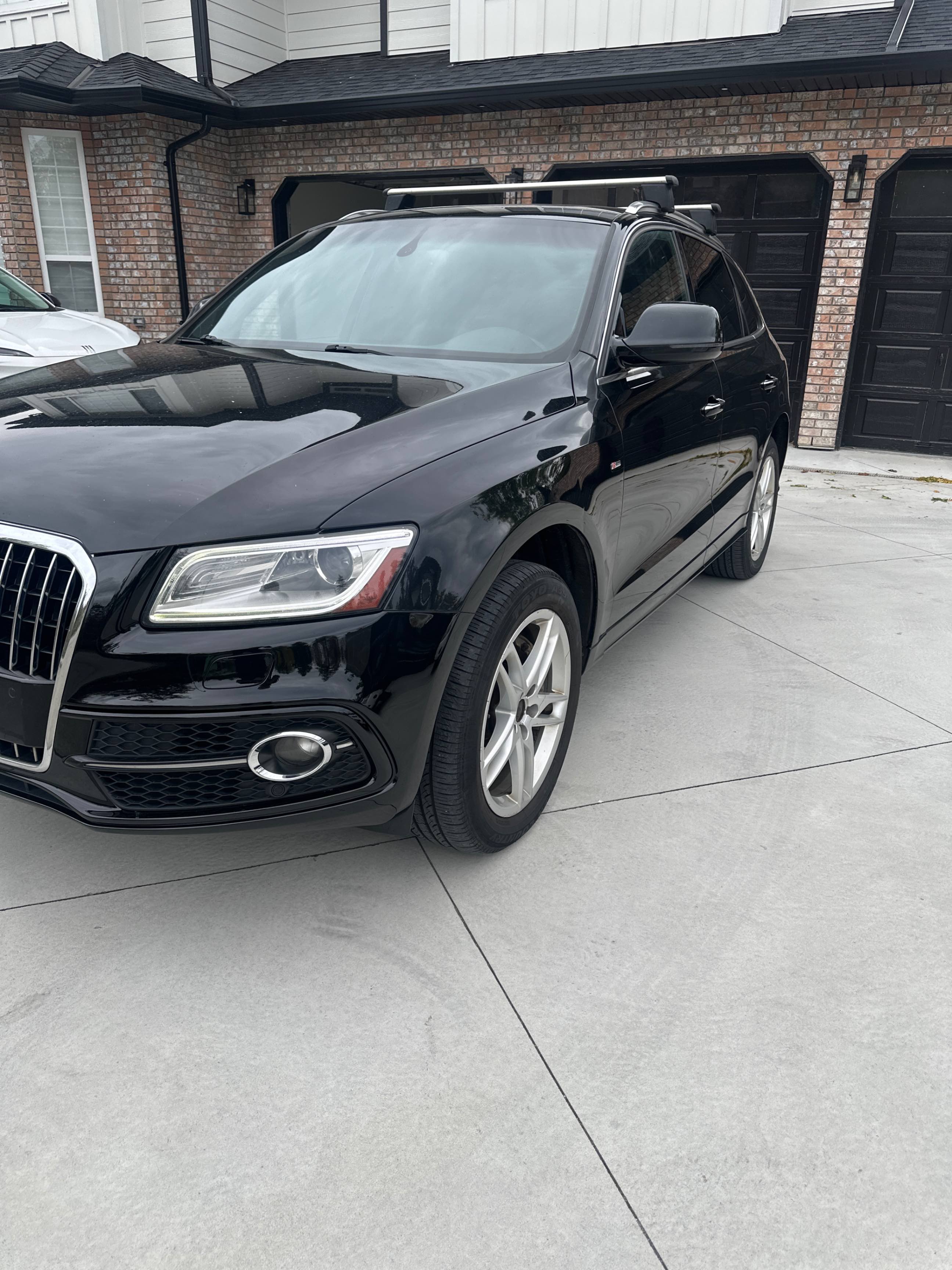AUDI Q5 3.0L TDI TECHNIK 2015 with VIN WA1MMCFPXFA085907 - Photo from auction