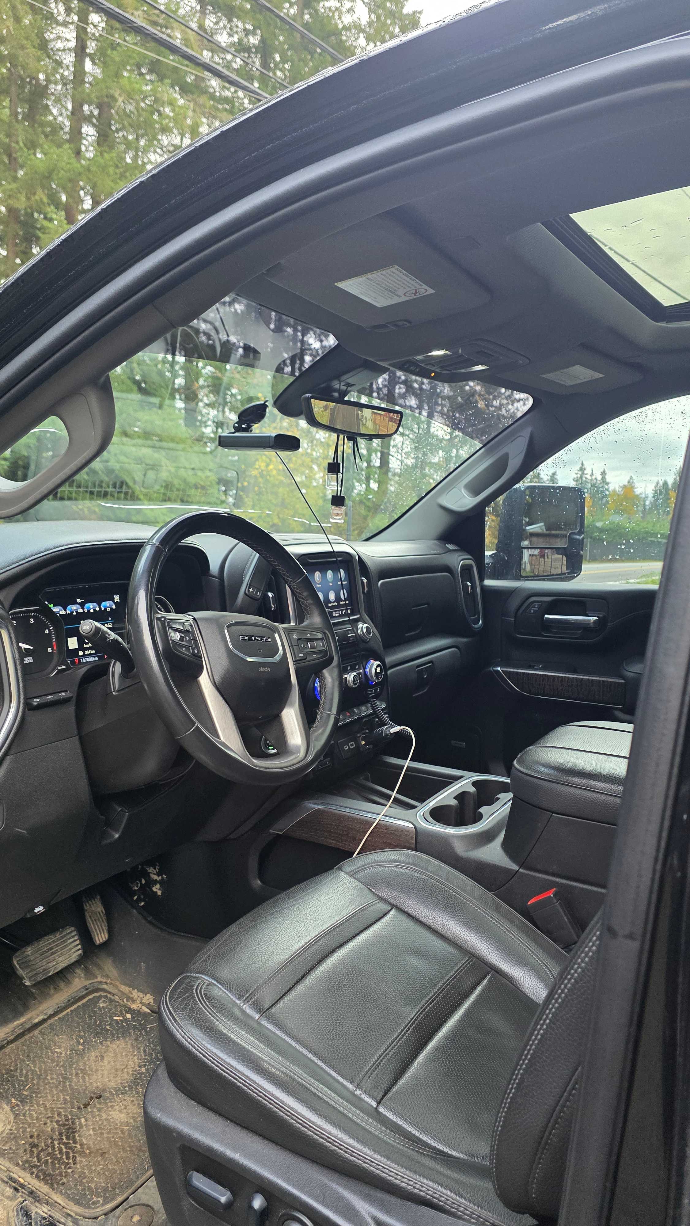 Снимка 5 от търг – 2023 GMC SIERRA 3500HD DENALI с VIN 1GT49WEY8PF168386