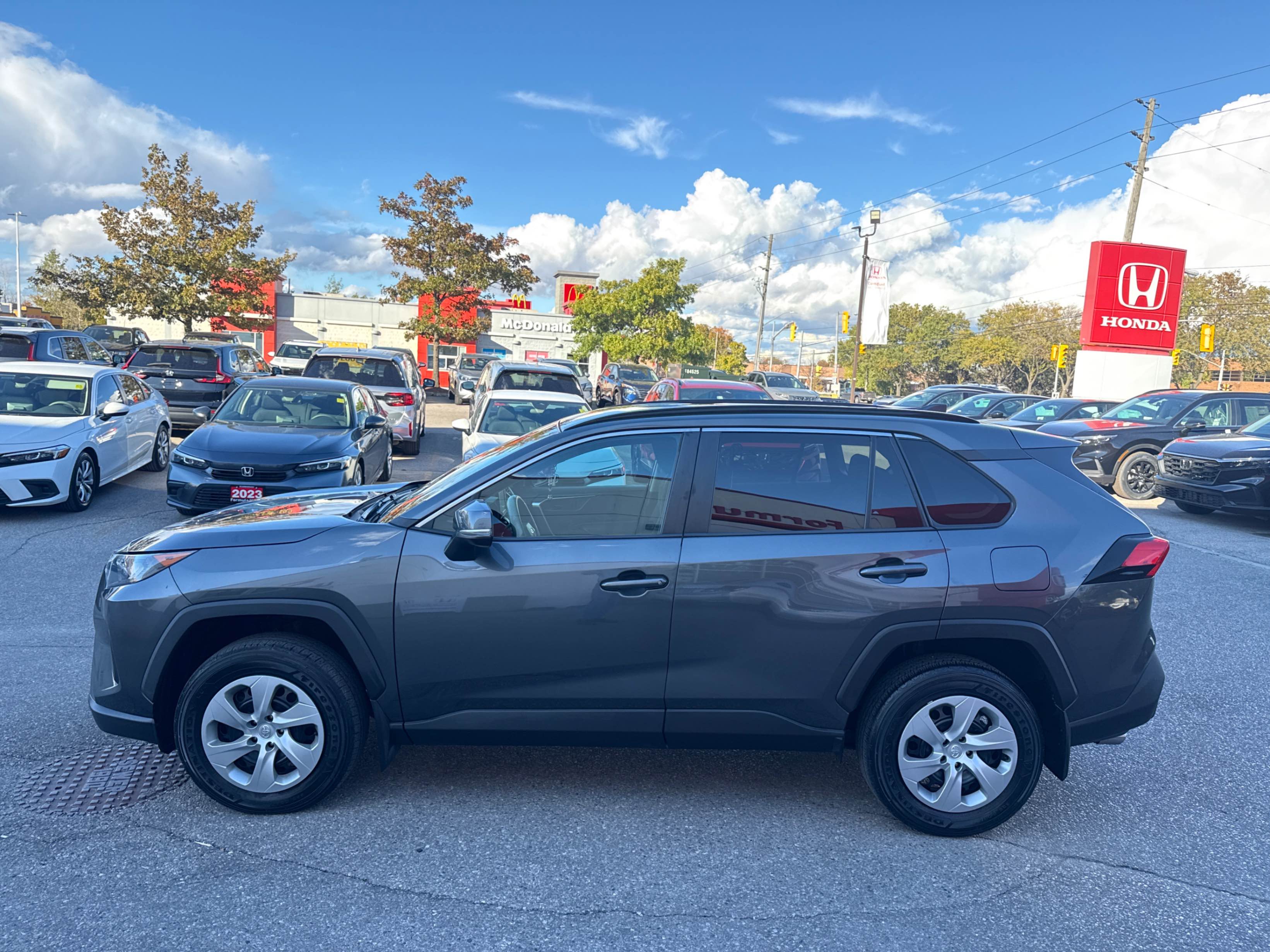 Photo 2 from auction – 2020 TOYOTA RAV4 LE with VIN 2T3B1RFV3LC086466