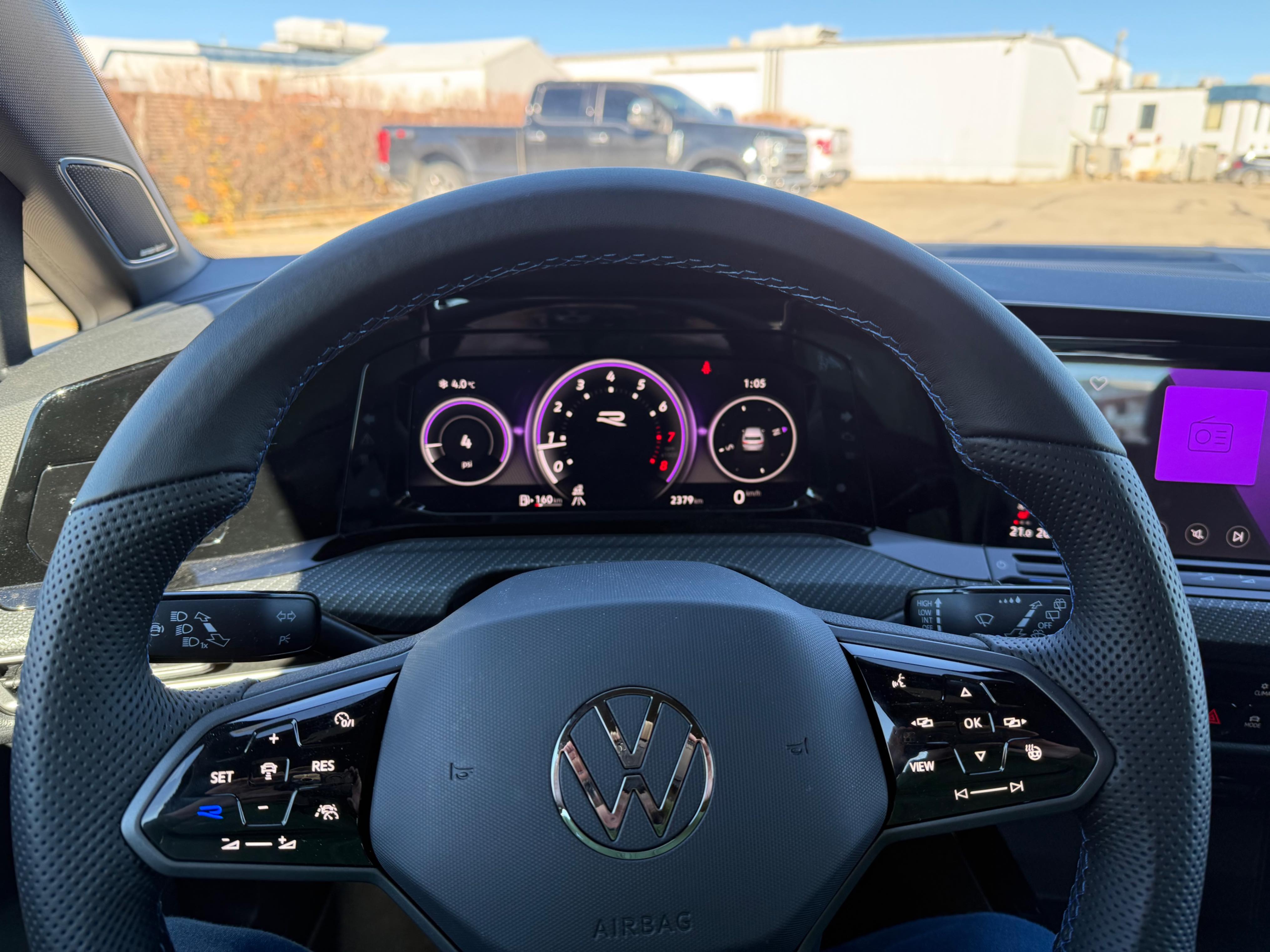 Снимка 9 от търг – 2024 VOLKSWAGEN GOLF R MANUAL с VIN WVWDB7CD7RW135554