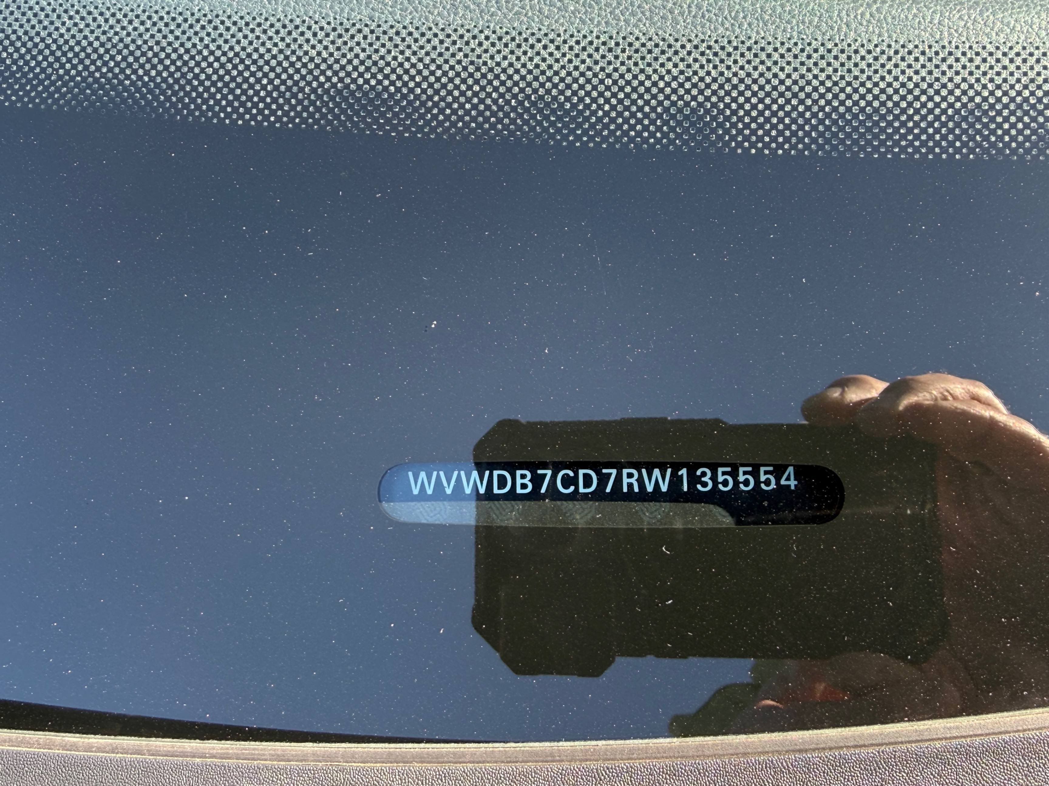 Снимка 10 от търг – 2024 VOLKSWAGEN GOLF R MANUAL с VIN WVWDB7CD7RW135554