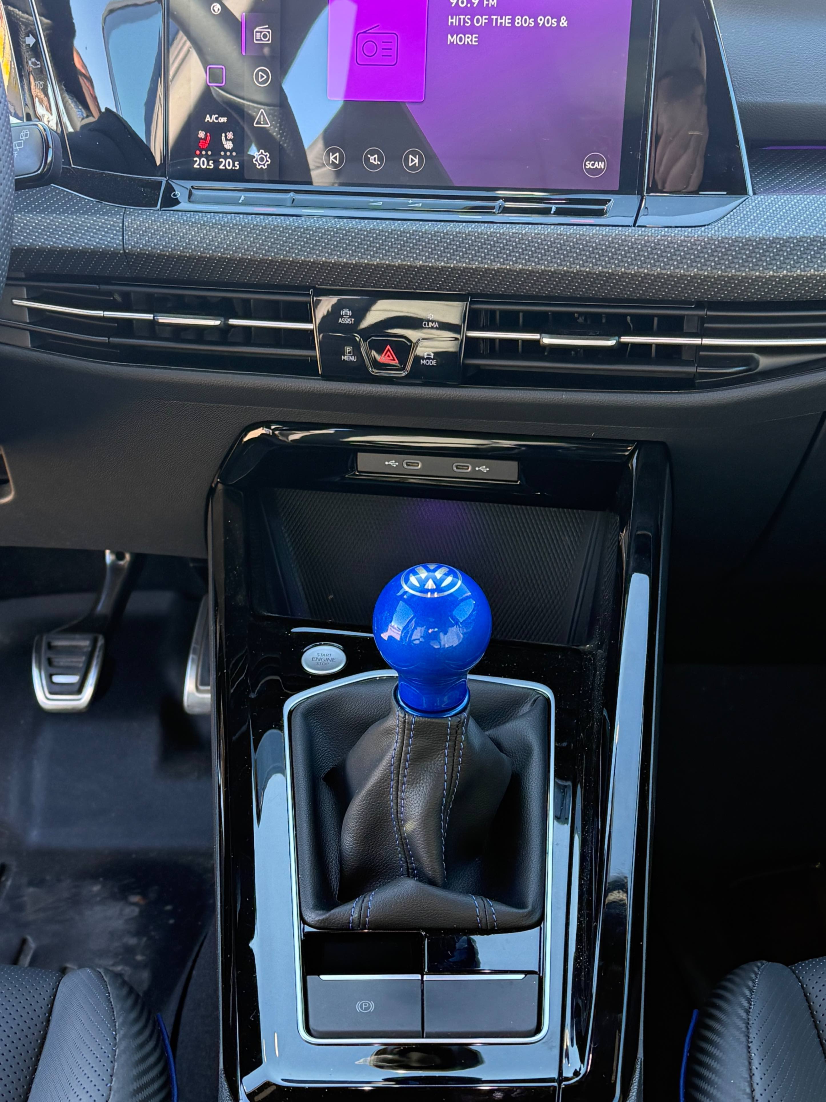 Снимка 7 от търг – 2024 VOLKSWAGEN GOLF R MANUAL с VIN WVWDB7CD7RW135554