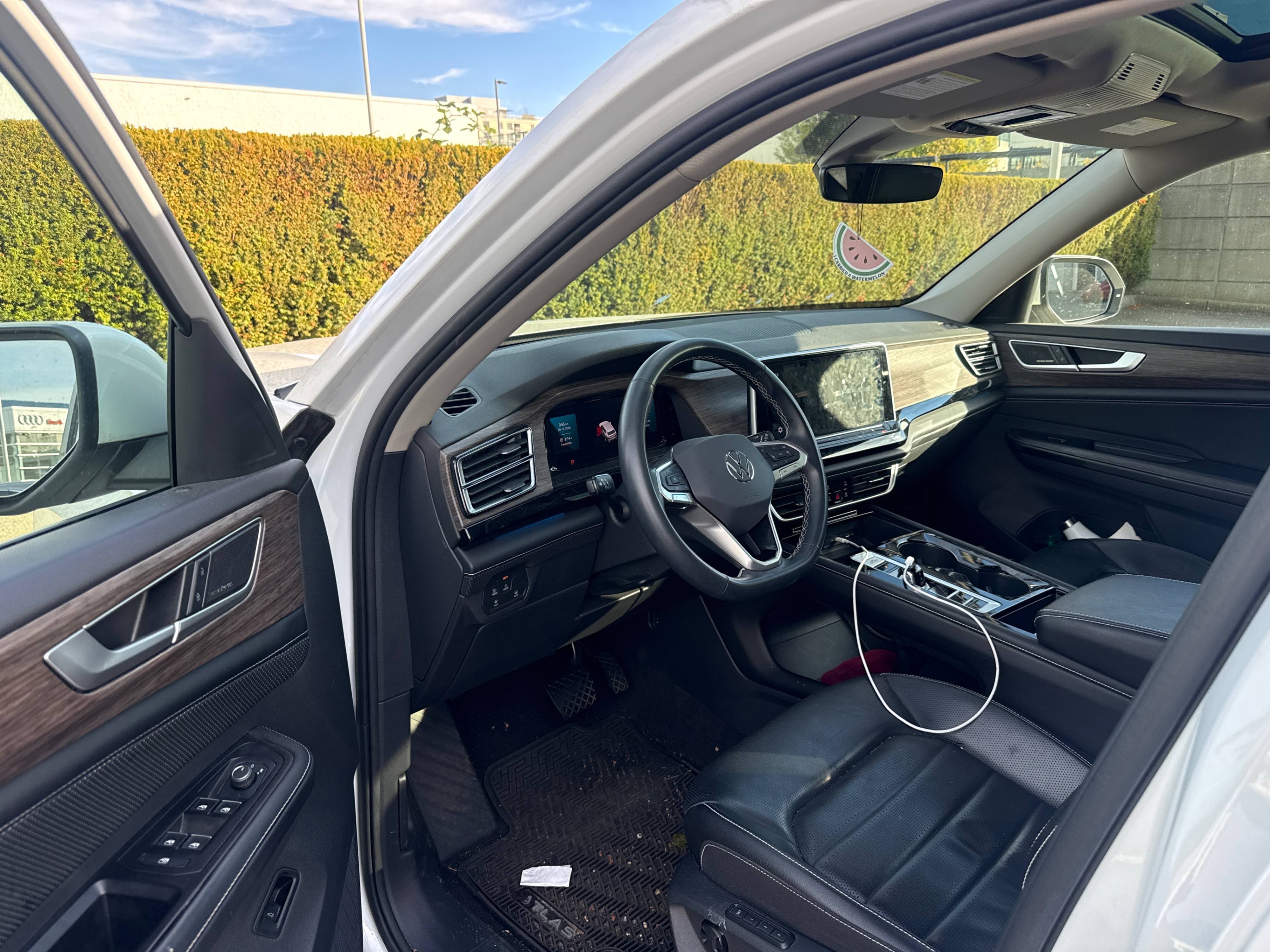 Photo 5 from auction – 2024 VOLKSWAGEN ATLAS HIGHLINE with VIN 1V2BR2CA2RC554696