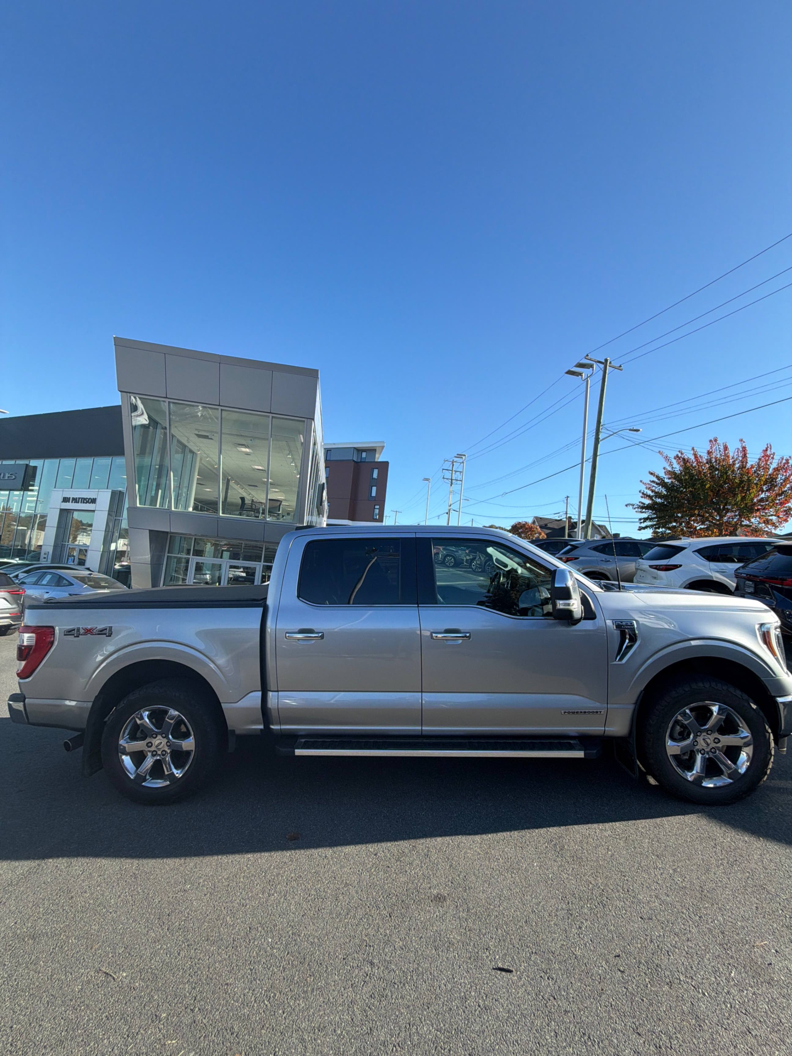 Снимка 3 от търг – 2022 FORD F-150 4WD SUPERCREW BOX с VIN 1FTFW1ED8NFA37179