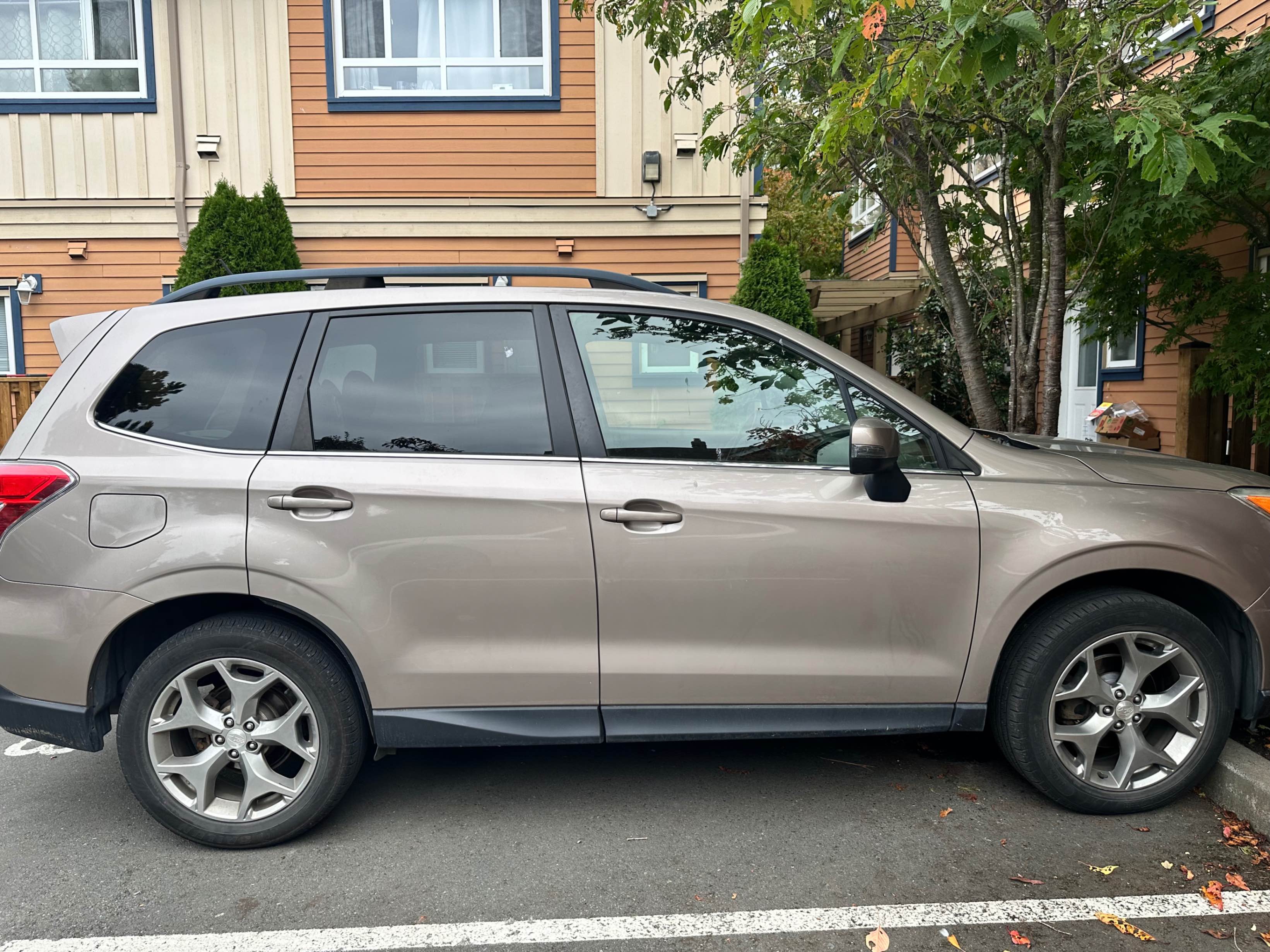 Photo 3 from auction – 2015 SUBARU FORESTER I LIMITED with VIN JF2SJCTC1FH425140