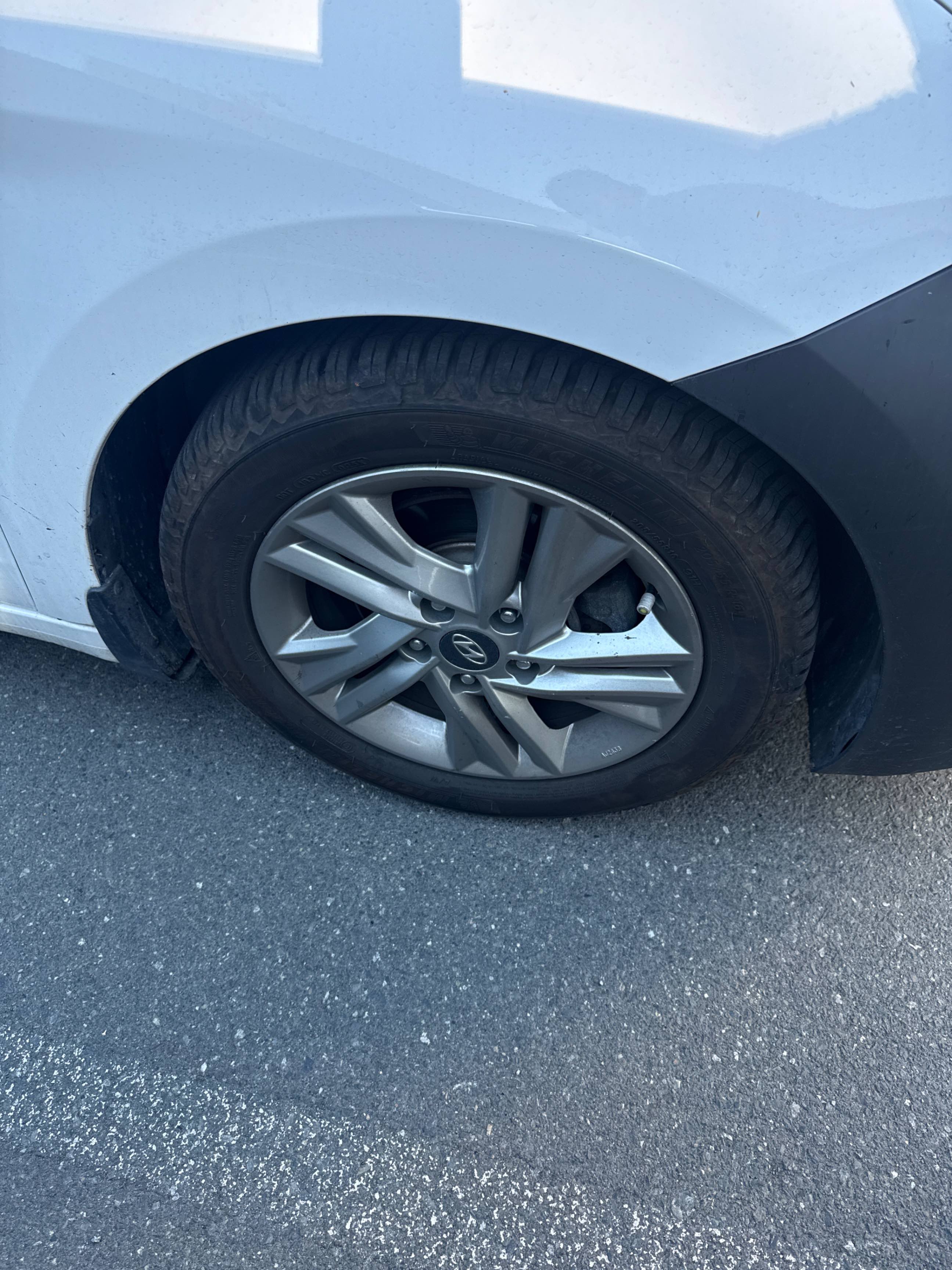 Снимка 7 от търг – 2020 HYUNDAI ELANTRA PREFERRED W/SUN & SAFETY PACKAGE IVT с VIN KMHD84LF3LU946460