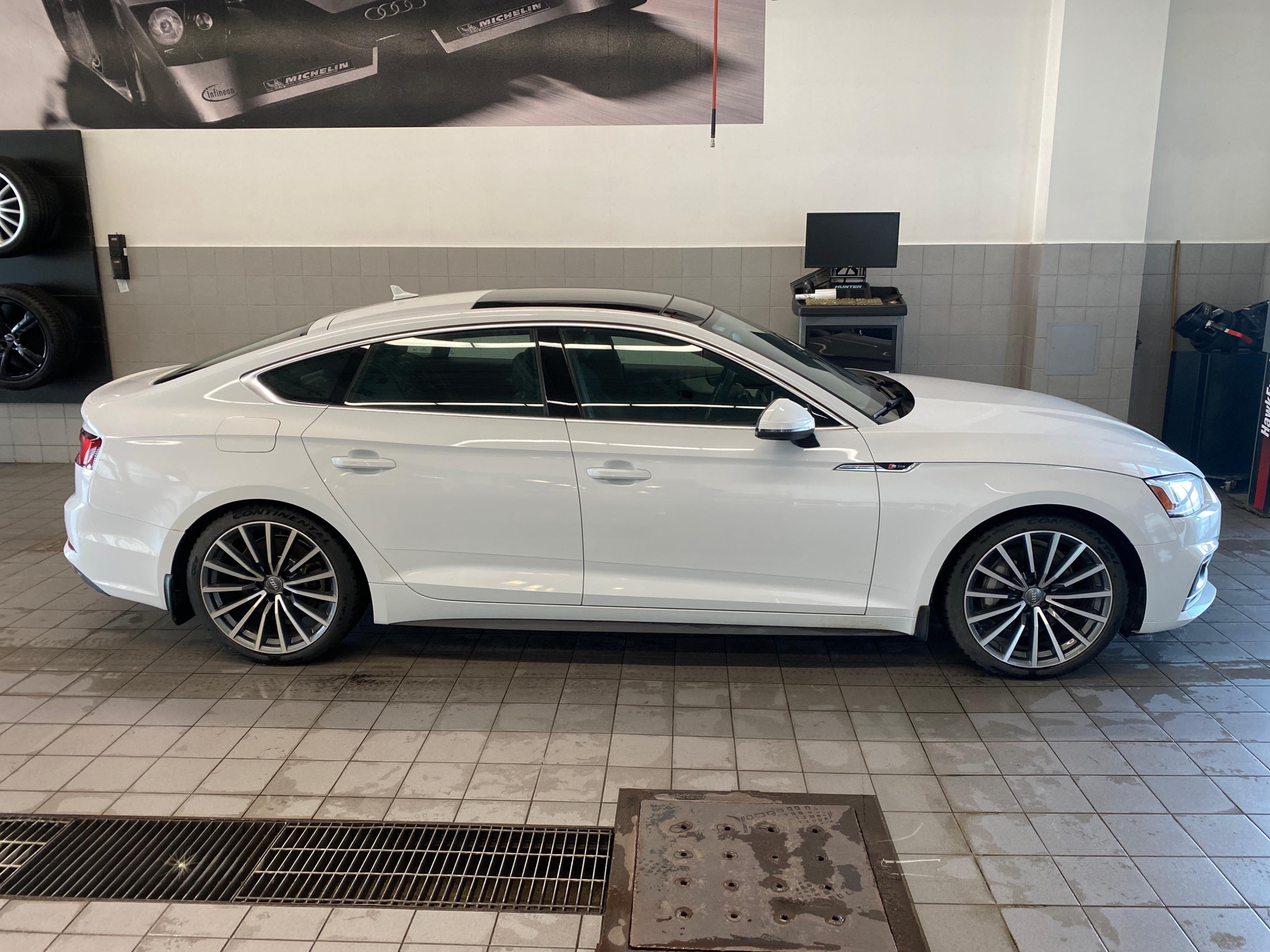 Photo 3 from auction – 2018 AUDI A5 SPORTBACK TECHNIK with VIN WAUFNCF51JA086086