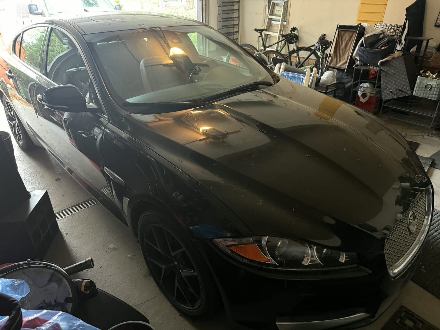 JAGUAR XF V6 2013 with VIN SAJXJ0EF0D8U07933 - Photo from auction