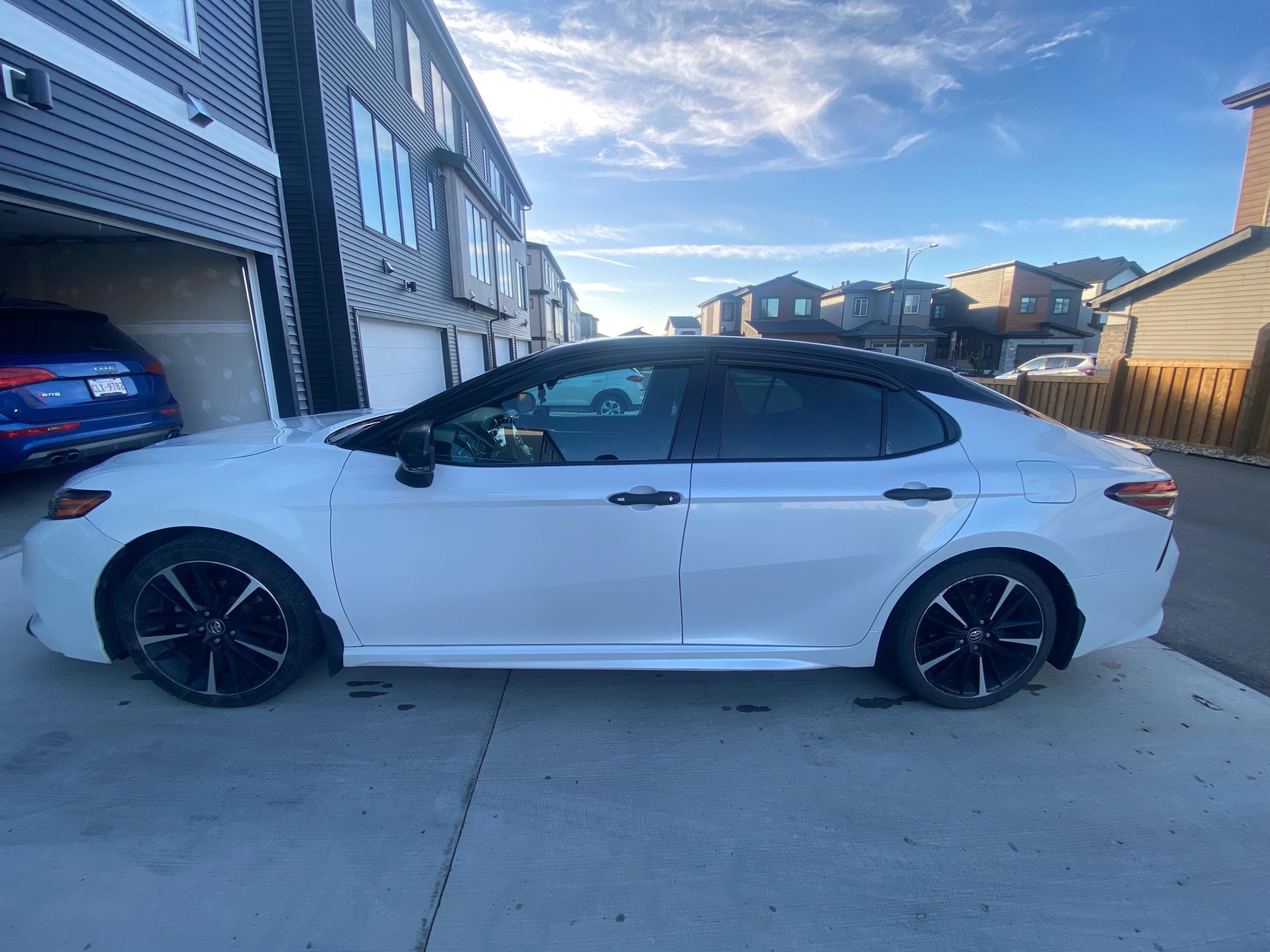Снимка 2 от търг – 2019 TOYOTA CAMRY XSE с VIN 4T1B61HK8KU250841