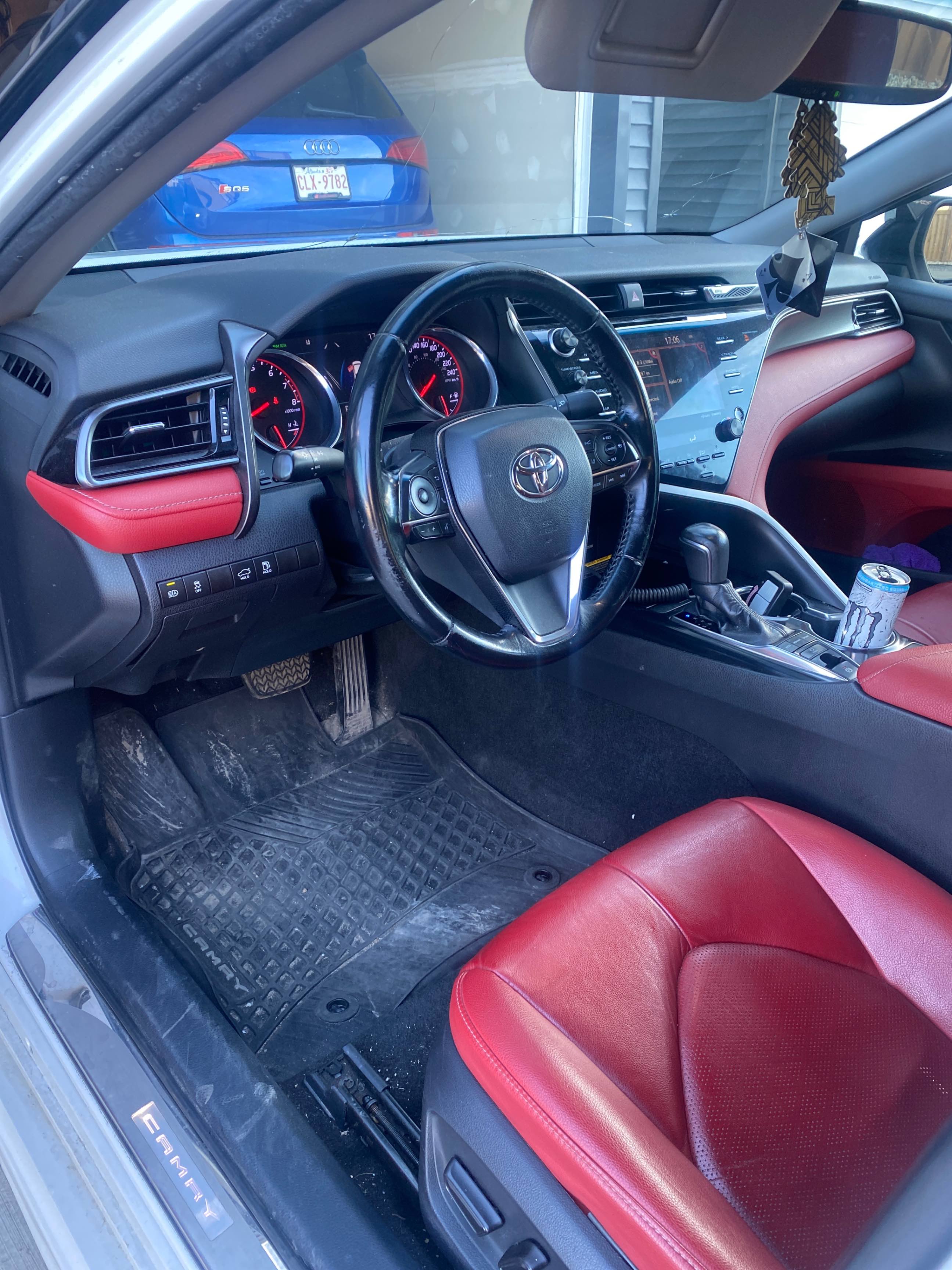 Снимка 5 от търг – 2019 TOYOTA CAMRY XSE с VIN 4T1B61HK8KU250841
