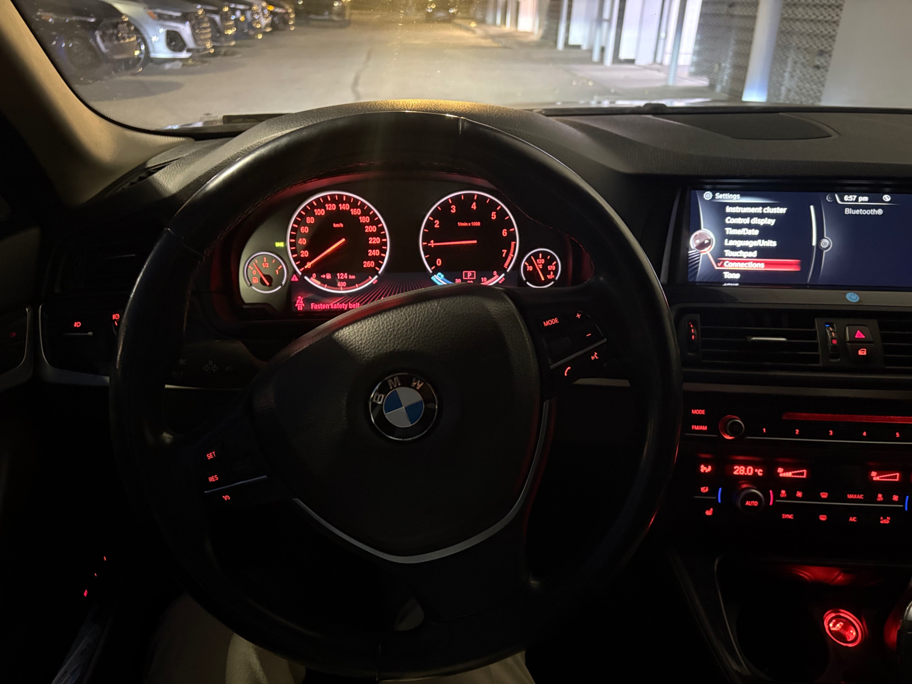 Снимка 8 от търг – 2015 BMW 5 SERIES 528I XDRIVE с VIN WBA5A7C5XFG142792