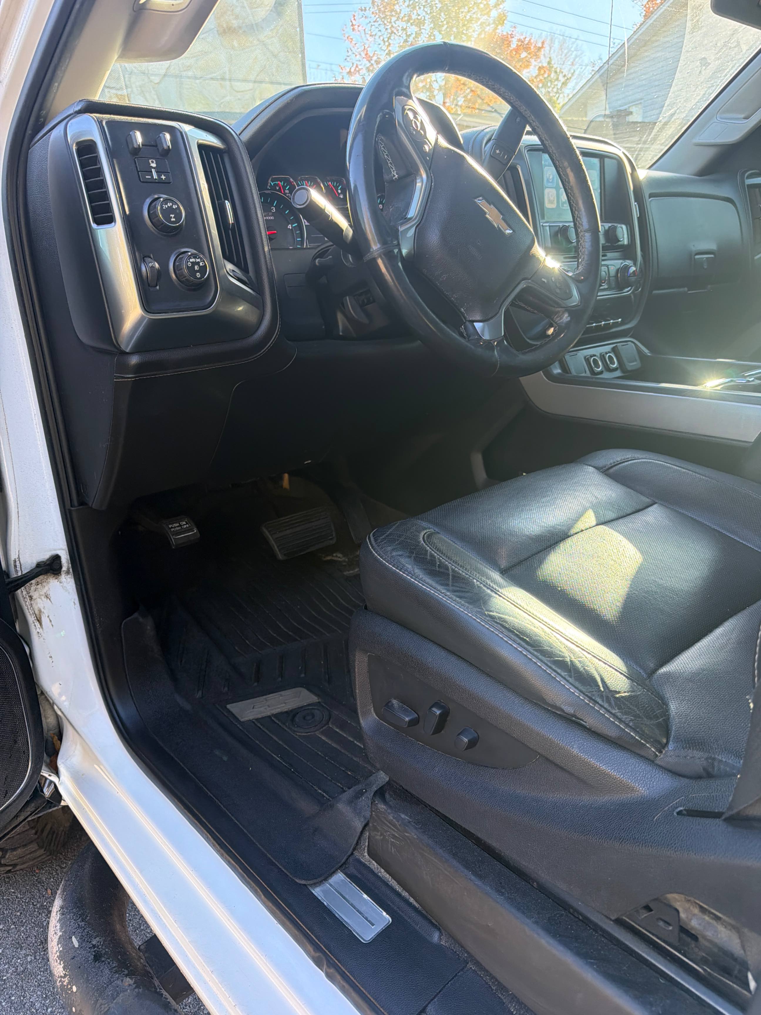 Снимка 5 от търг – 2019 CHEVROLET SILVERADO 2500HD LTZ с VIN 1GC1KTEY0KF142198