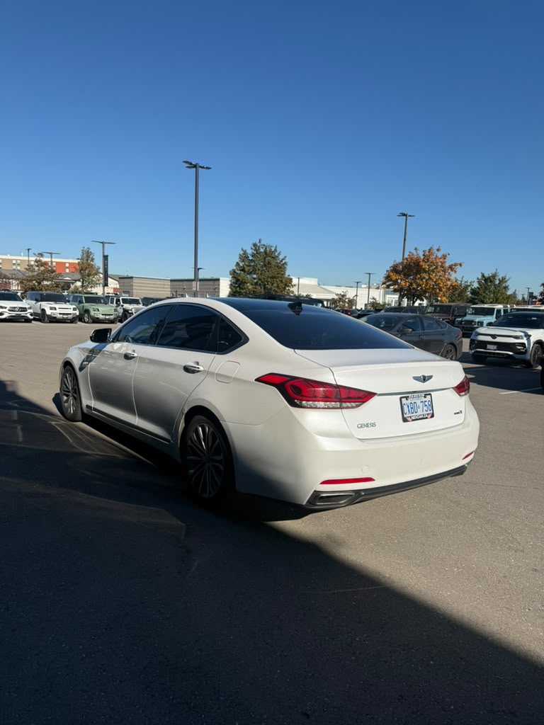 Снимка 2 от търг – 2016 HYUNDAI GENESIS SEDAN PREMIUM с VIN KMHGN4JE2GU120656