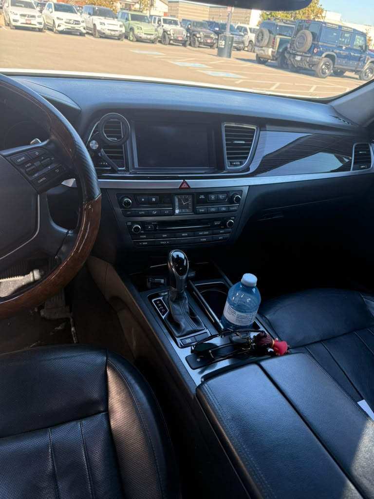 Снимка 9 от търг – 2016 HYUNDAI GENESIS SEDAN PREMIUM с VIN KMHGN4JE2GU120656