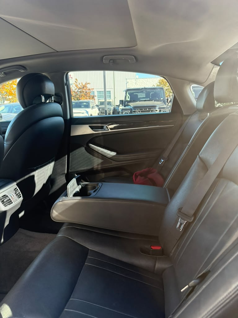 Снимка 16 от търг – 2016 HYUNDAI GENESIS SEDAN PREMIUM с VIN KMHGN4JE2GU120656