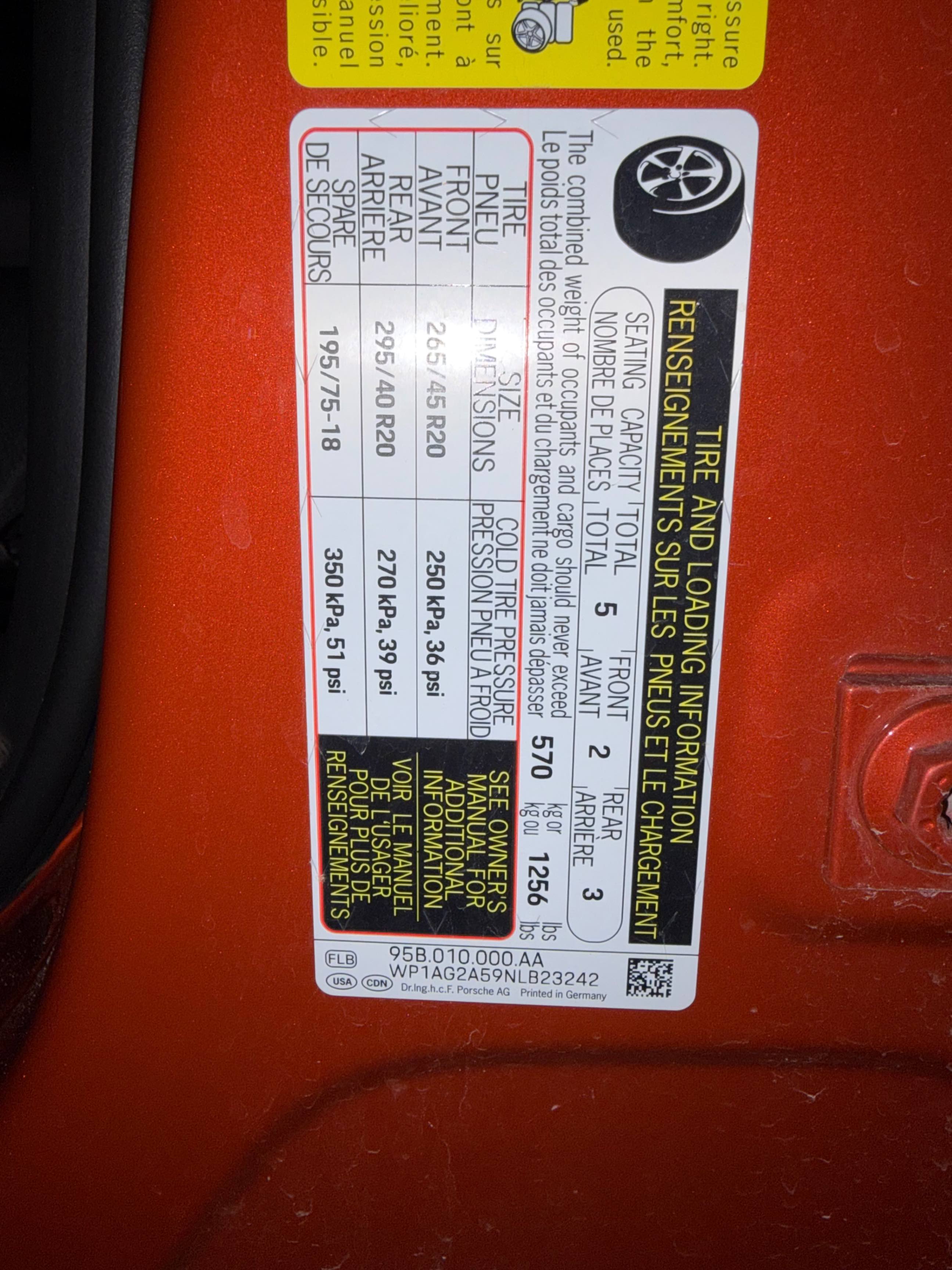 Photo 11 from auction – 2022 PORSCHE MACAN S with VIN WP1AG2A59NLB23242