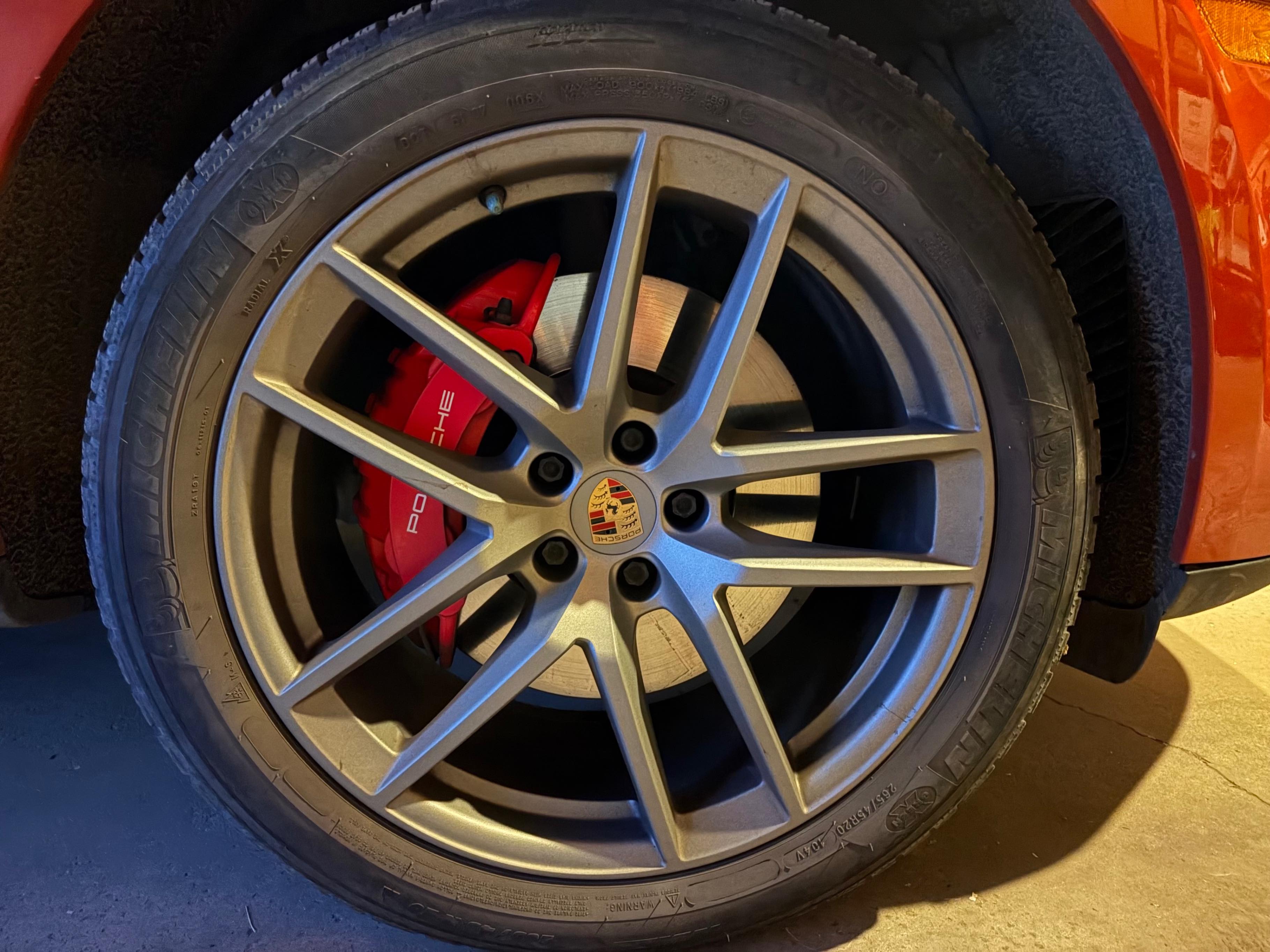 Photo 7 from auction – 2022 PORSCHE MACAN S with VIN WP1AG2A59NLB23242