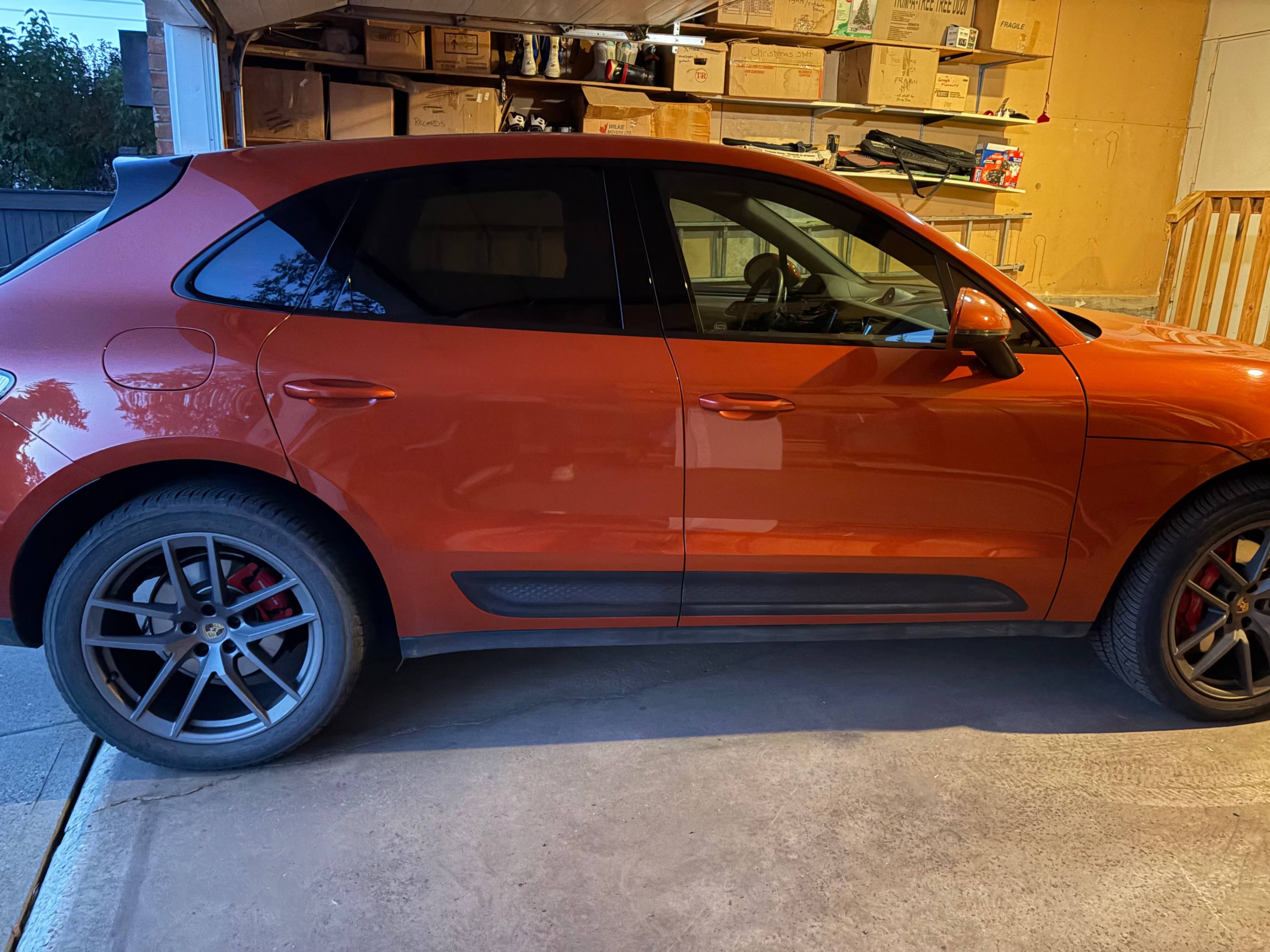 Photo 3 from auction – 2022 PORSCHE MACAN S with VIN WP1AG2A59NLB23242