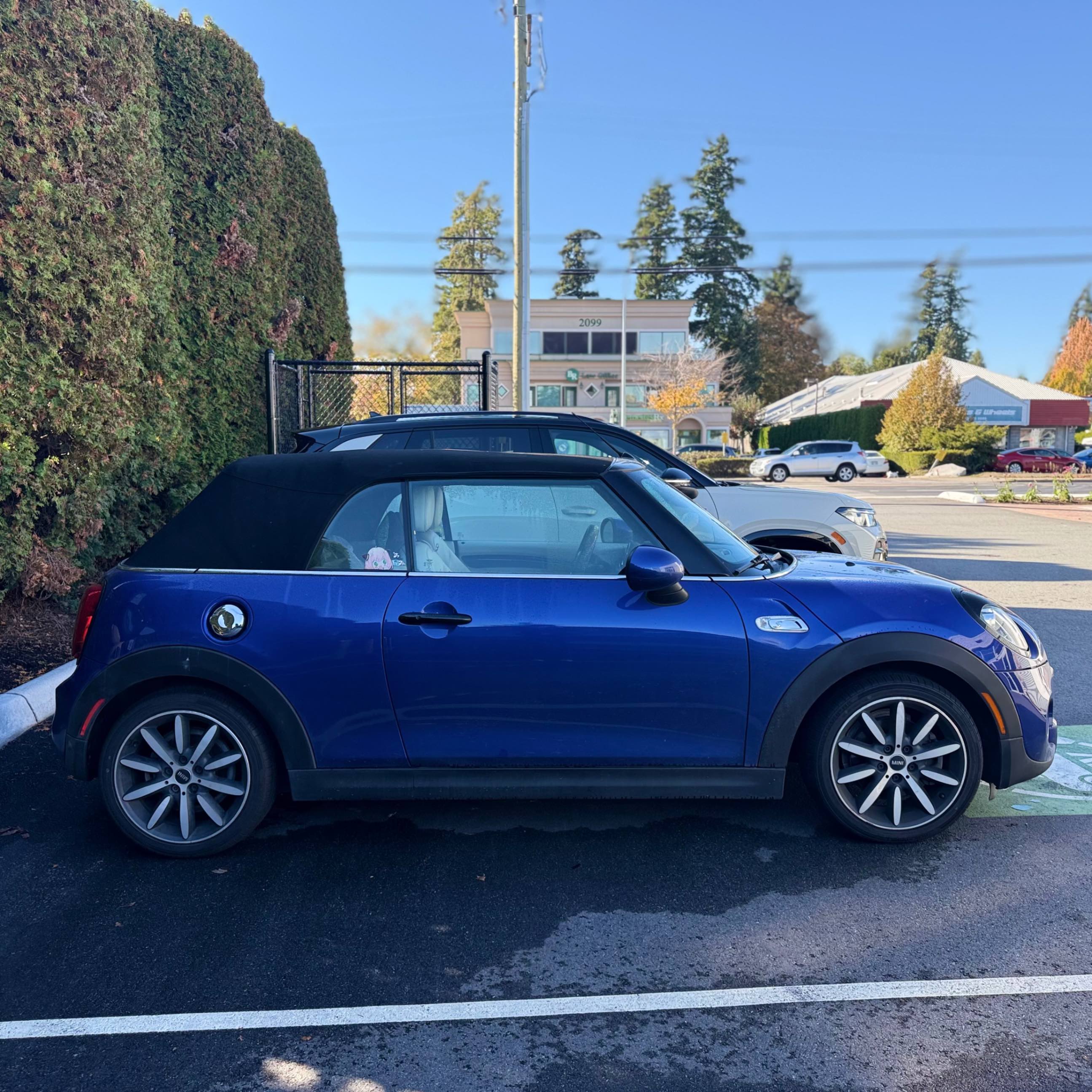 Photo 3 from auction – 2019 MINI CONVERTIBLE COOPER S with VIN WMWWG9C50K3E41646