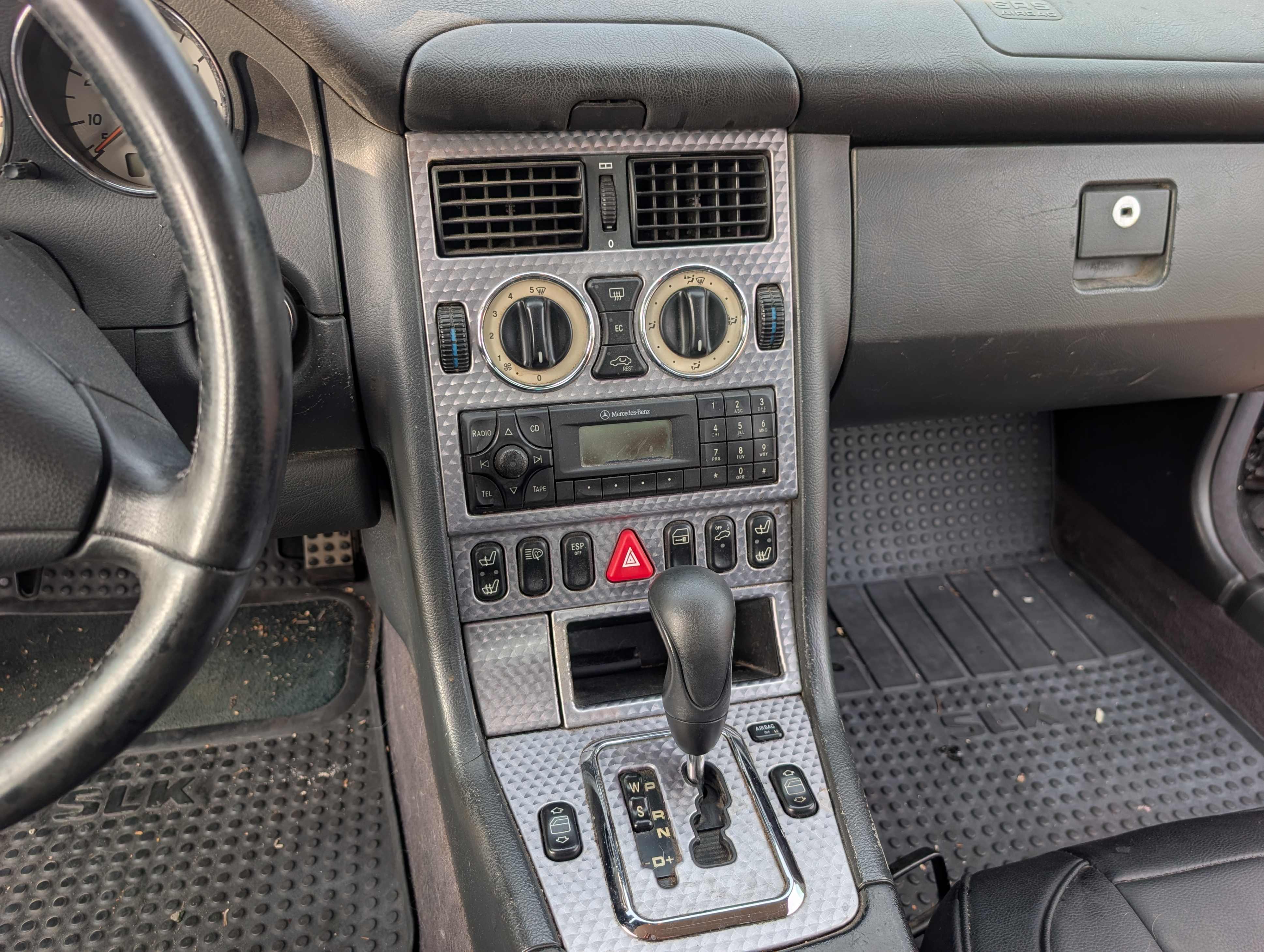 Снимка 9 от търг – 2002 MERCEDES-BENZ SLK-CLASS 2DR KOMPRESSOR ROADSTER 2.3L с VIN WDBKK49F32F265155