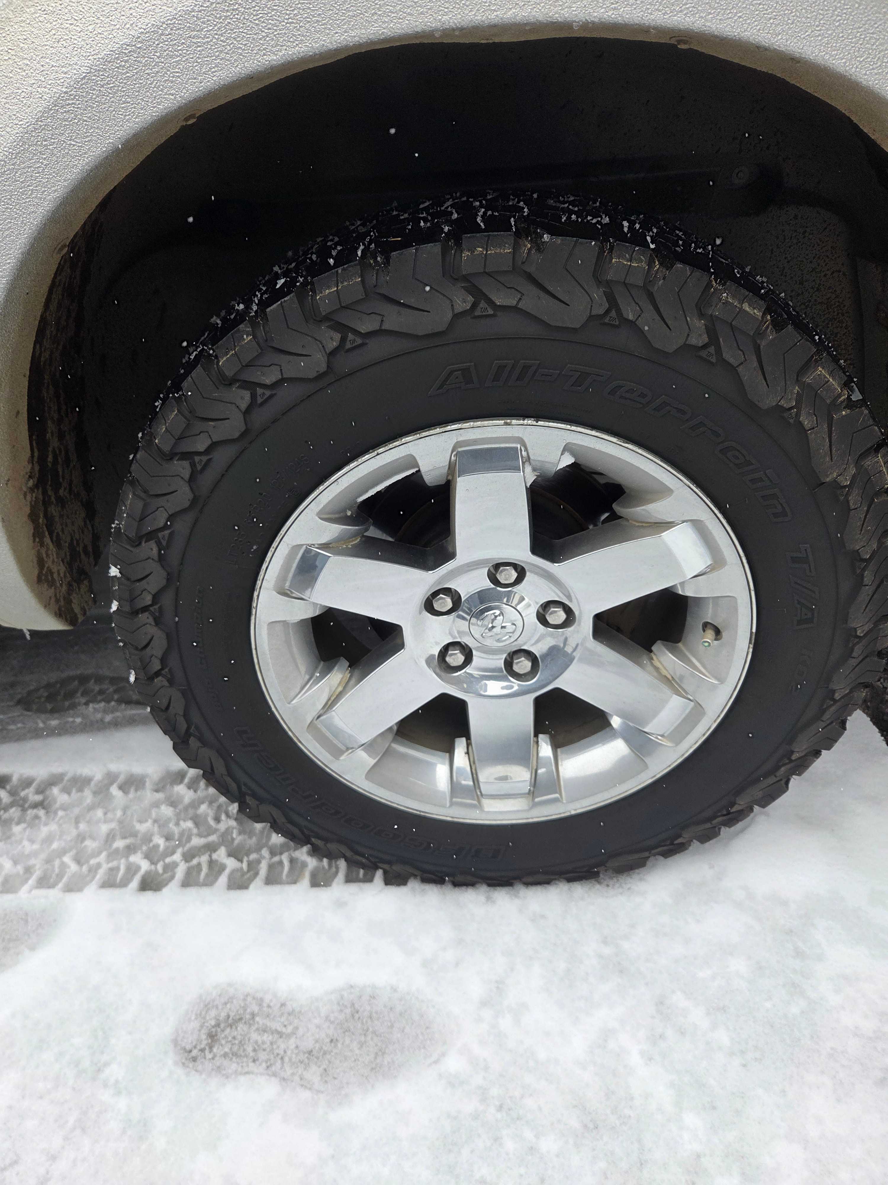 Снимка 6 от търг – 2012 RAM 1500 LARAMIE с VIN 1C6RD7NT3CS107132