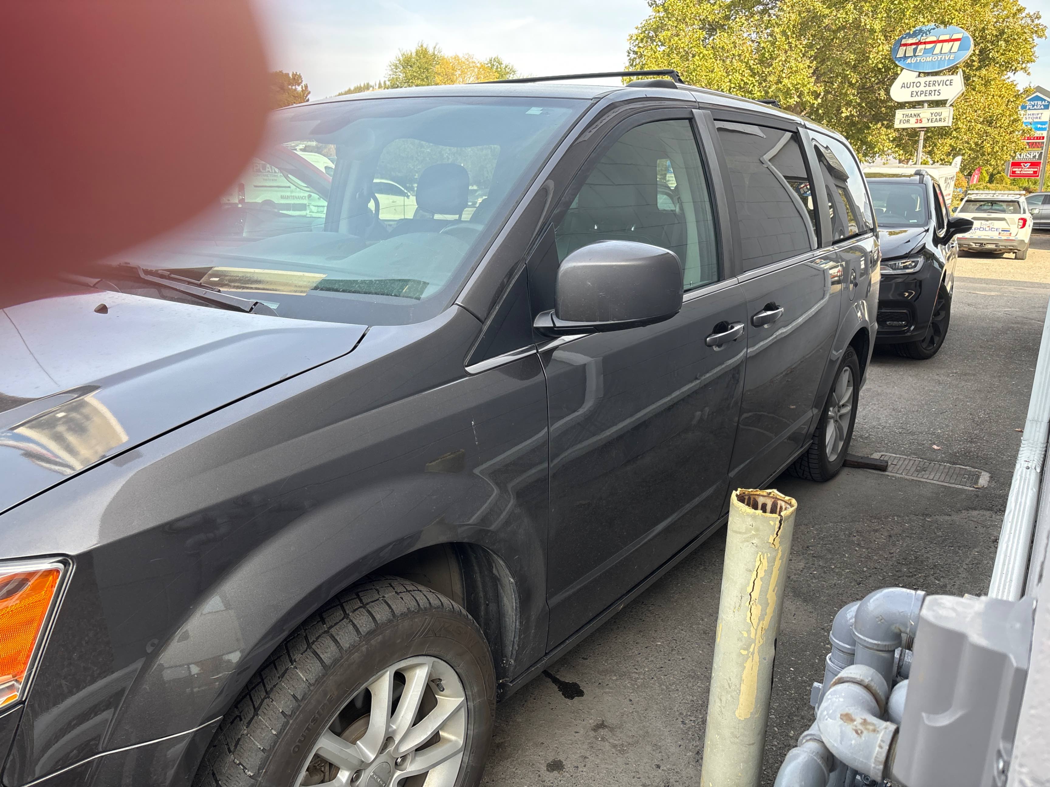 Снимка 2 от търг – 2019 DODGE GRAND CARAVAN SXT PREMIUM PLUS с VIN 2C4RDGBG7KR633098