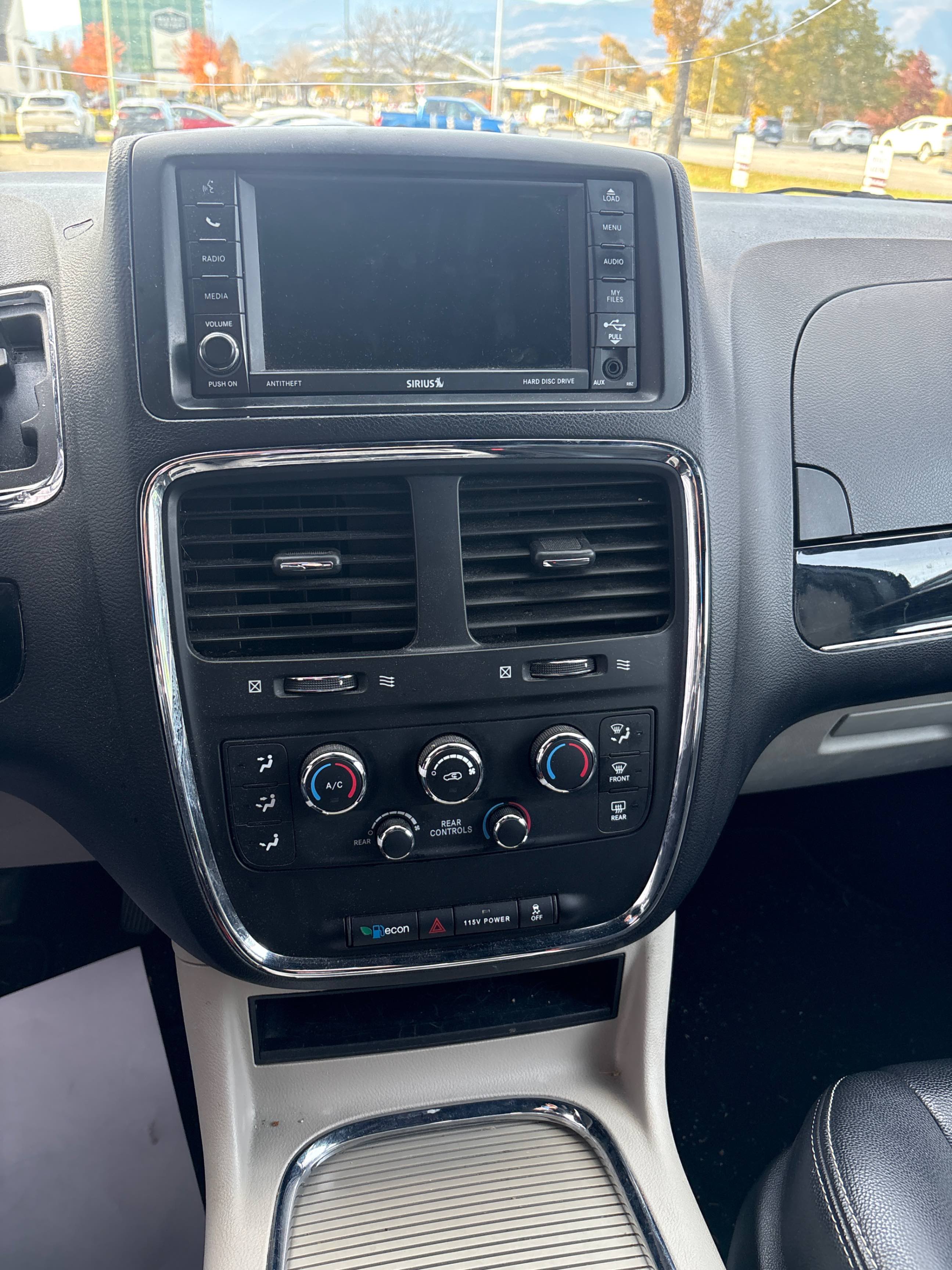 Снимка 9 от търг – 2019 DODGE GRAND CARAVAN SXT PREMIUM PLUS с VIN 2C4RDGBG7KR633098