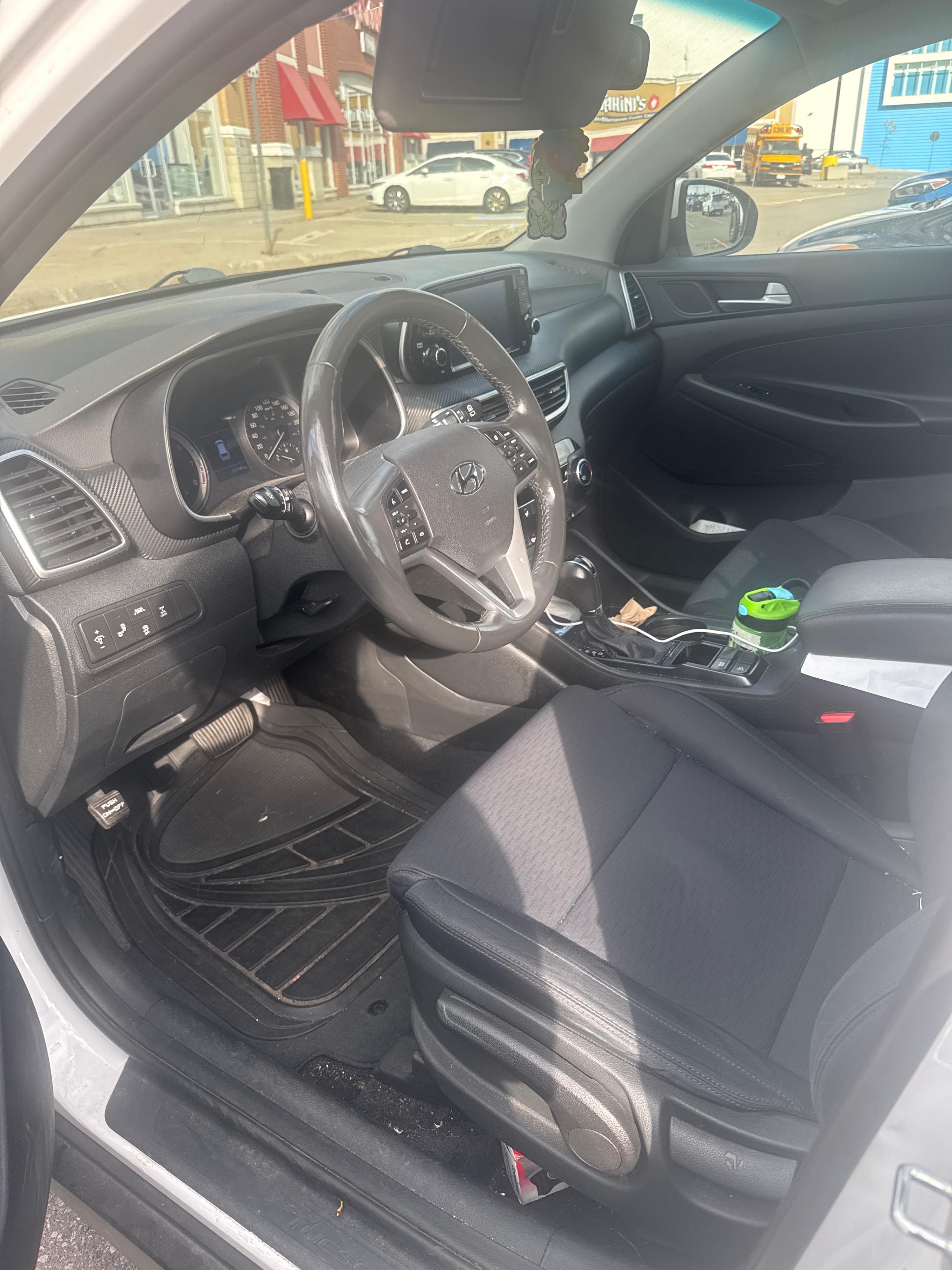 Photo 5 from auction – 2020 HYUNDAI TUCSON PREFERRED with VIN KM8J3CA41LU232288