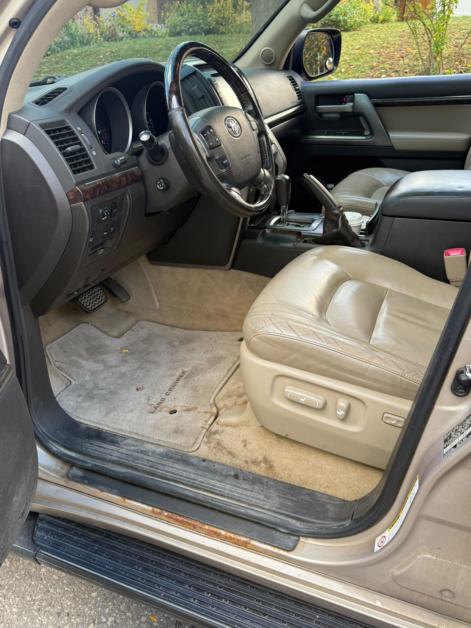 Снимка 5 от търг – 2010 TOYOTA LAND CRUISER 4DR 4WD (NATL) с VIN JTMHY7AJXA5005349