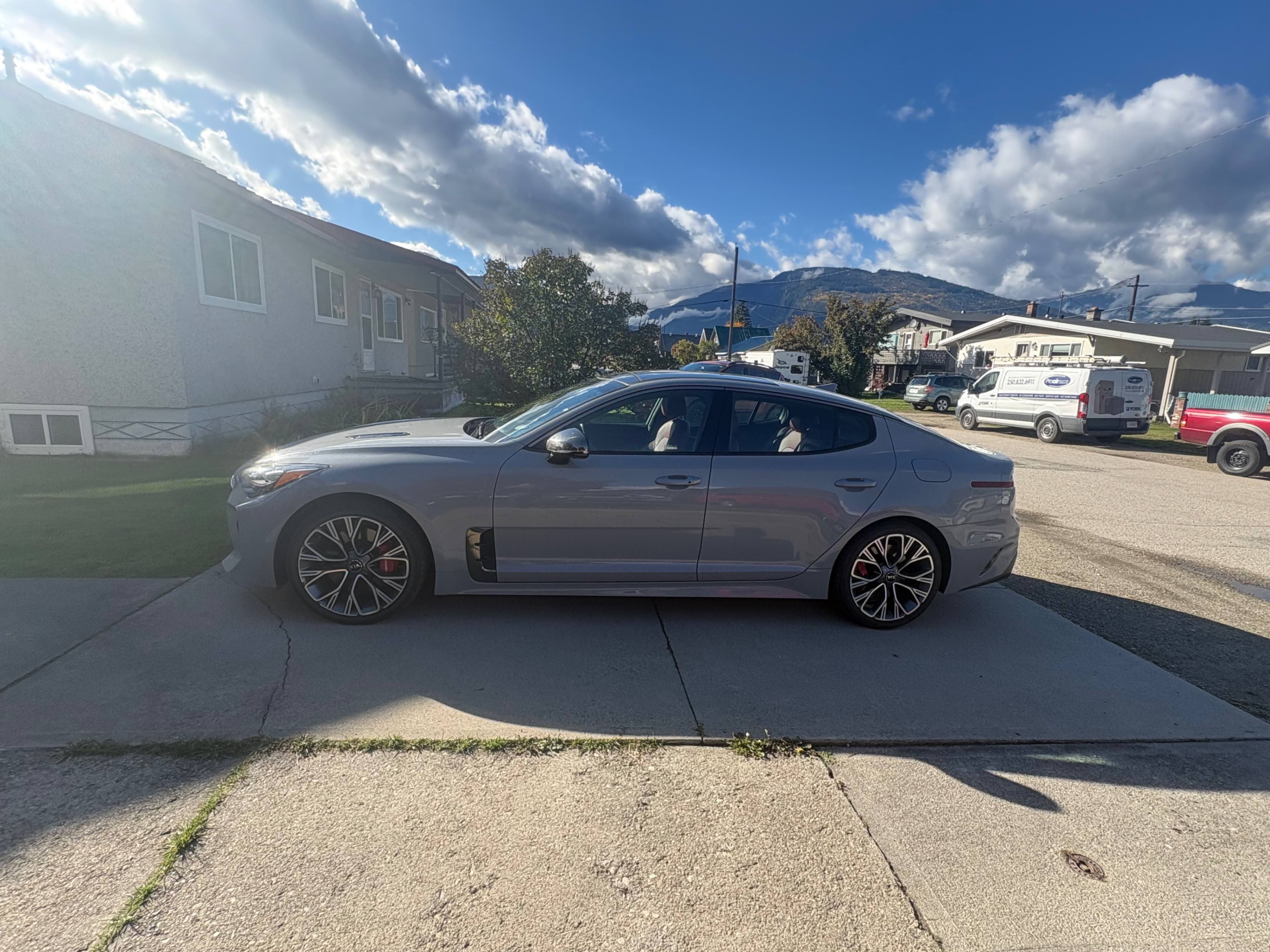 Photo 2 from auction – 2019 KIA STINGER AWD with VIN KNAE55LC2K6064256