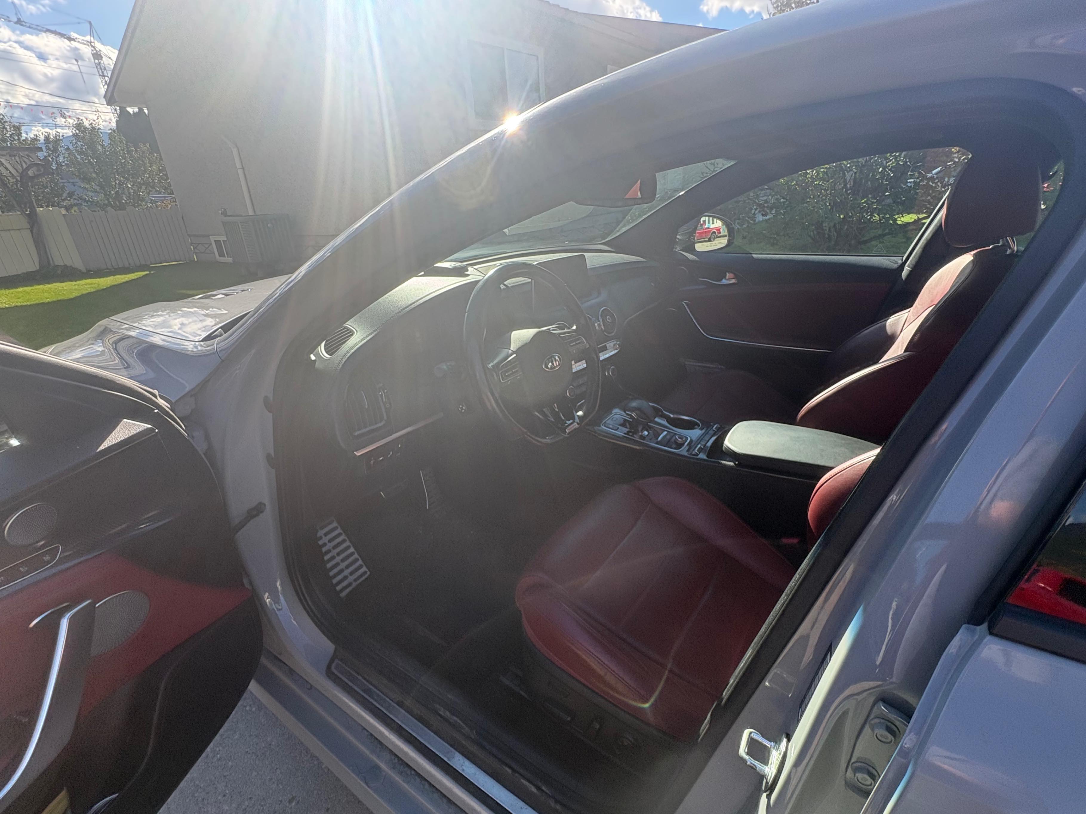 Photo 5 from auction – 2019 KIA STINGER AWD with VIN KNAE55LC2K6064256