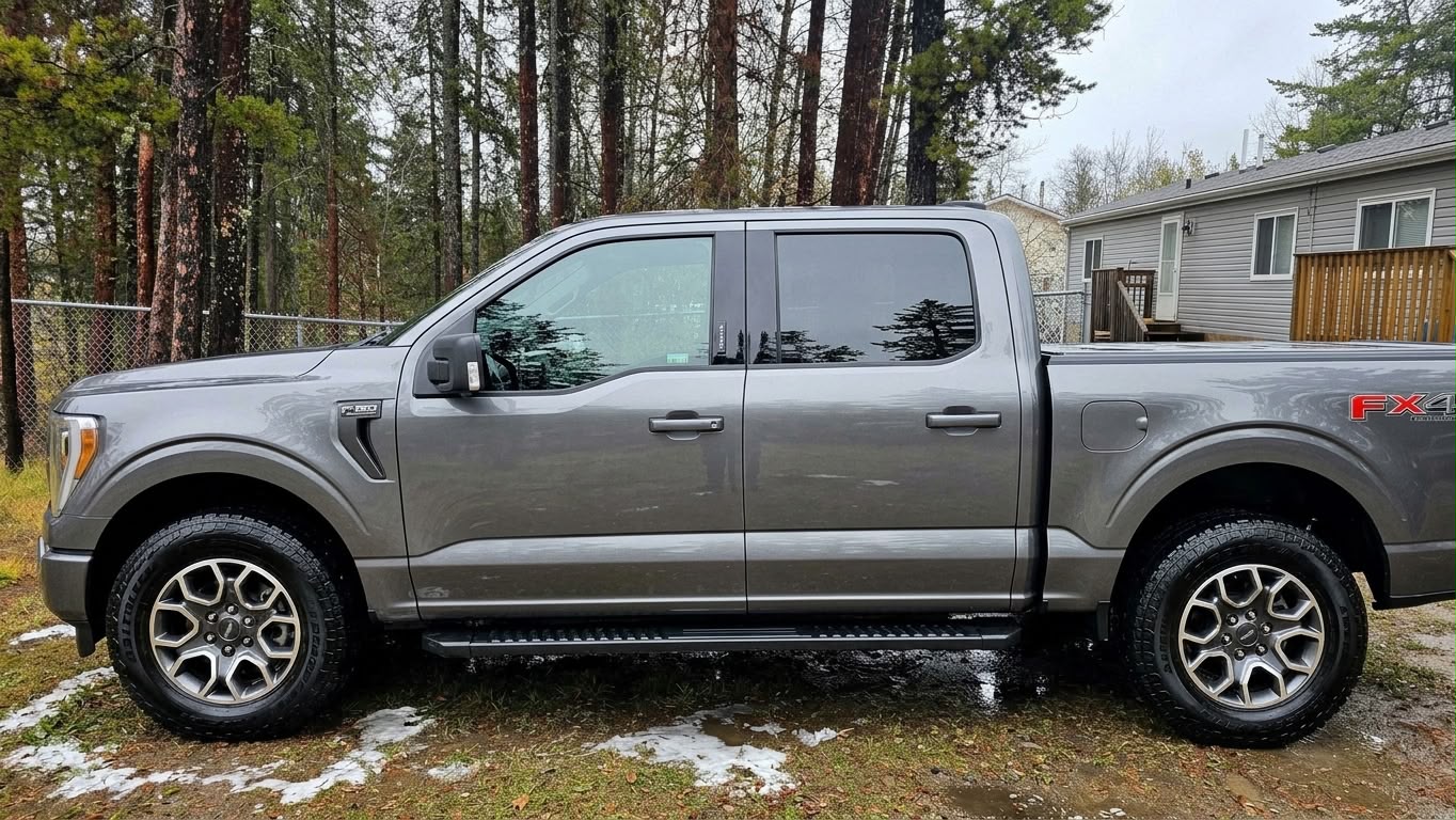 Снимка 2 от търг – 2021 FORD F-150 4WD SUPERCREW 5.5' BOX с VIN 1FTEW1EP2MKE28551