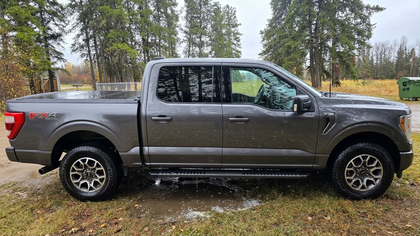 Снимка 3 от търг – 2021 FORD F-150 4WD SUPERCREW 5.5' BOX с VIN 1FTEW1EP2MKE28551