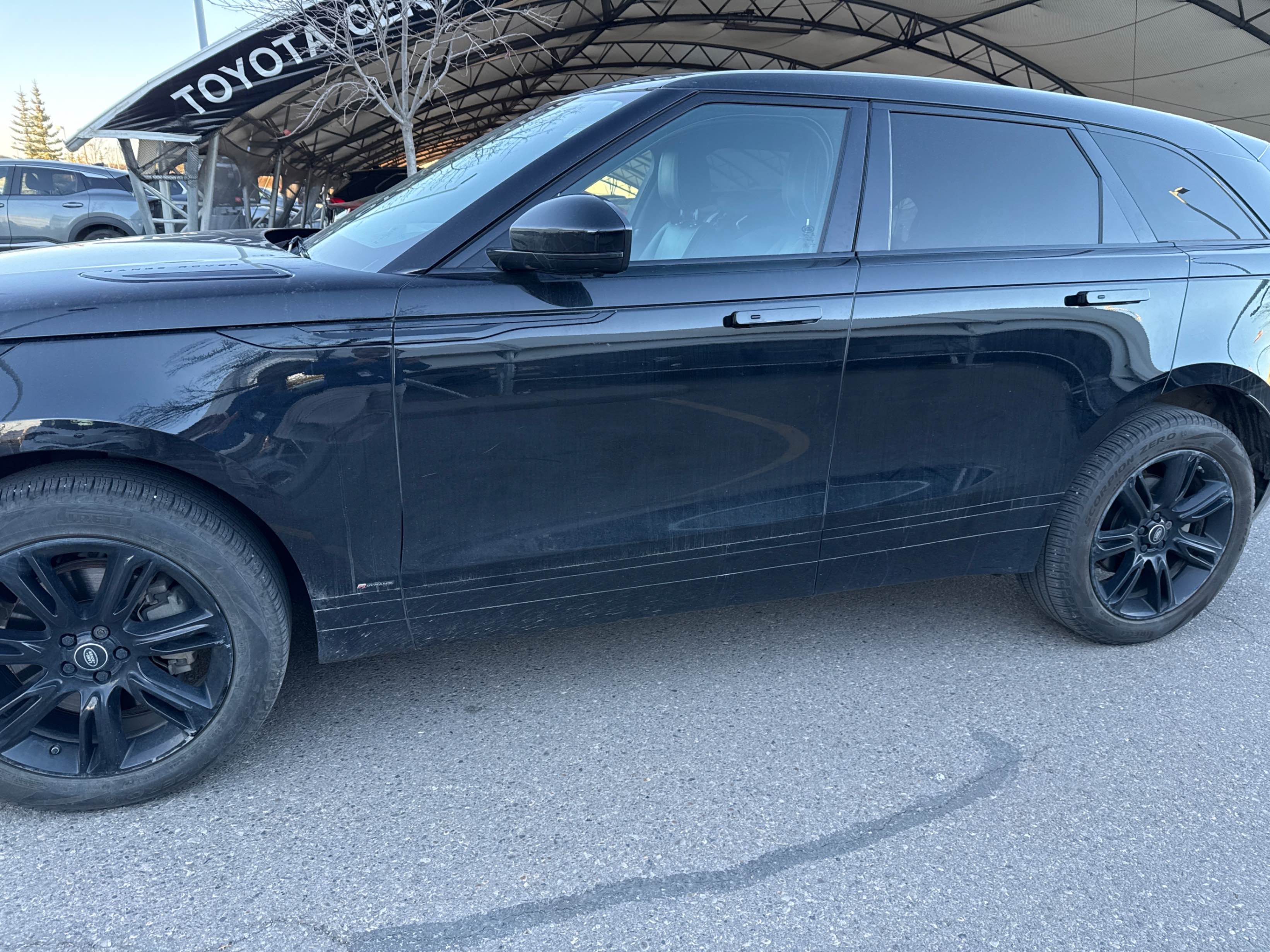 Снимка 2 от търг – 2020 LAND ROVER RANGE ROVER VELAR R-DYNAMIC S с VIN SALYK2FX3LA276144